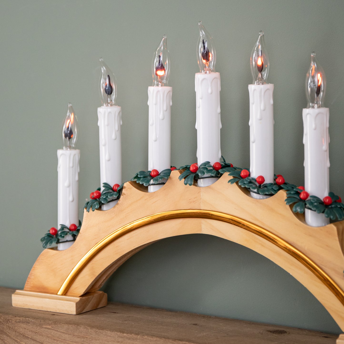 42cm Light up Wooden Arch Christmas Candle Bridge with 7 Flickering LED Candles