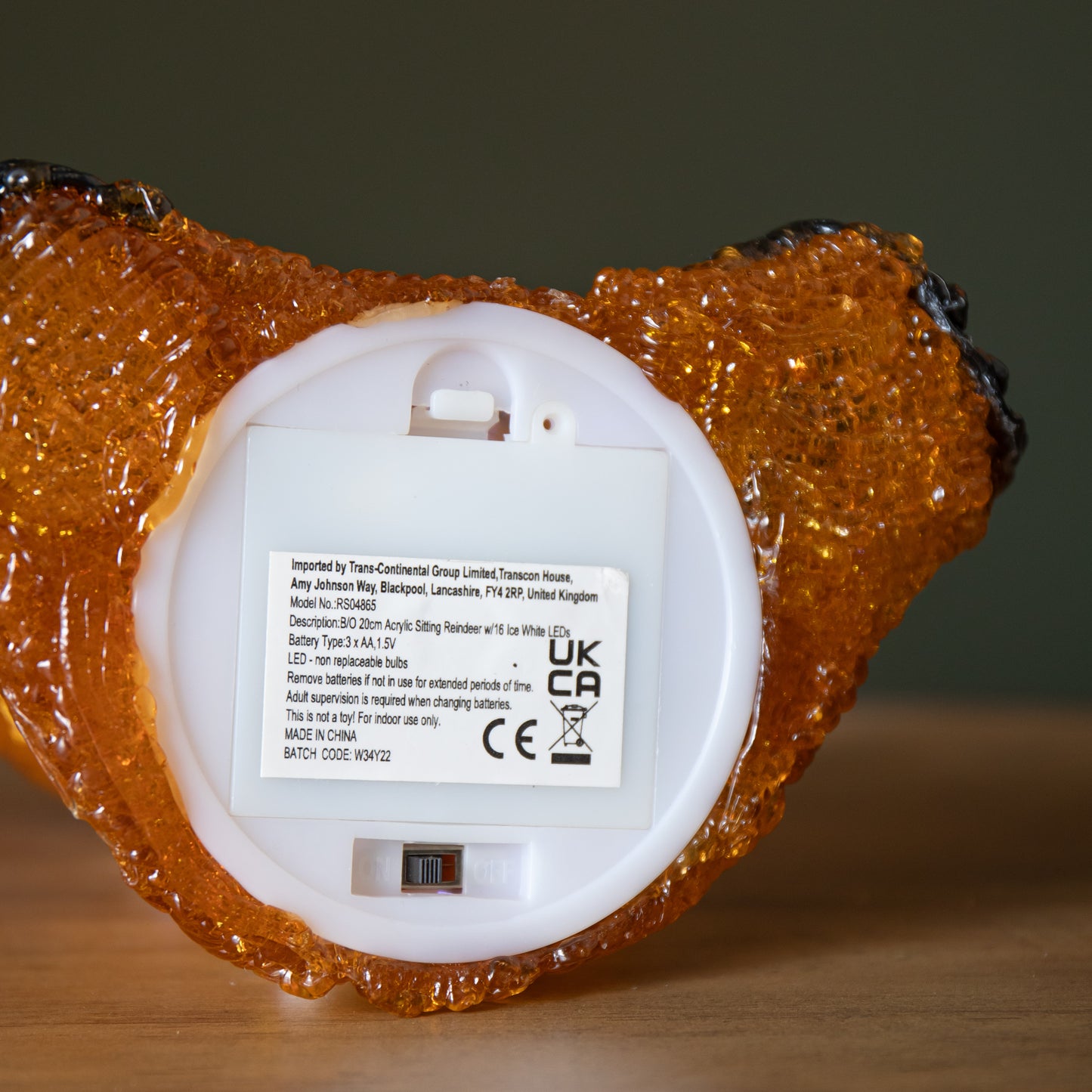 20cm Battery Operated Light up Acrylic Christmas Reindeer Decoration with 16 Ice White LEDs