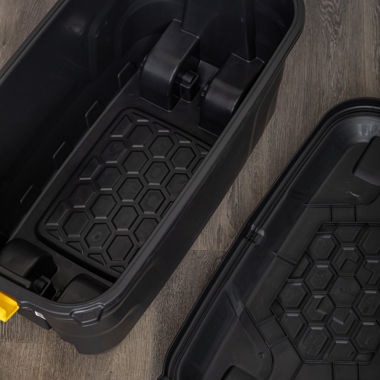 75L Heavy Duty Lockable & Stackable Storage Tub Chest on Wheels with Clips in Black