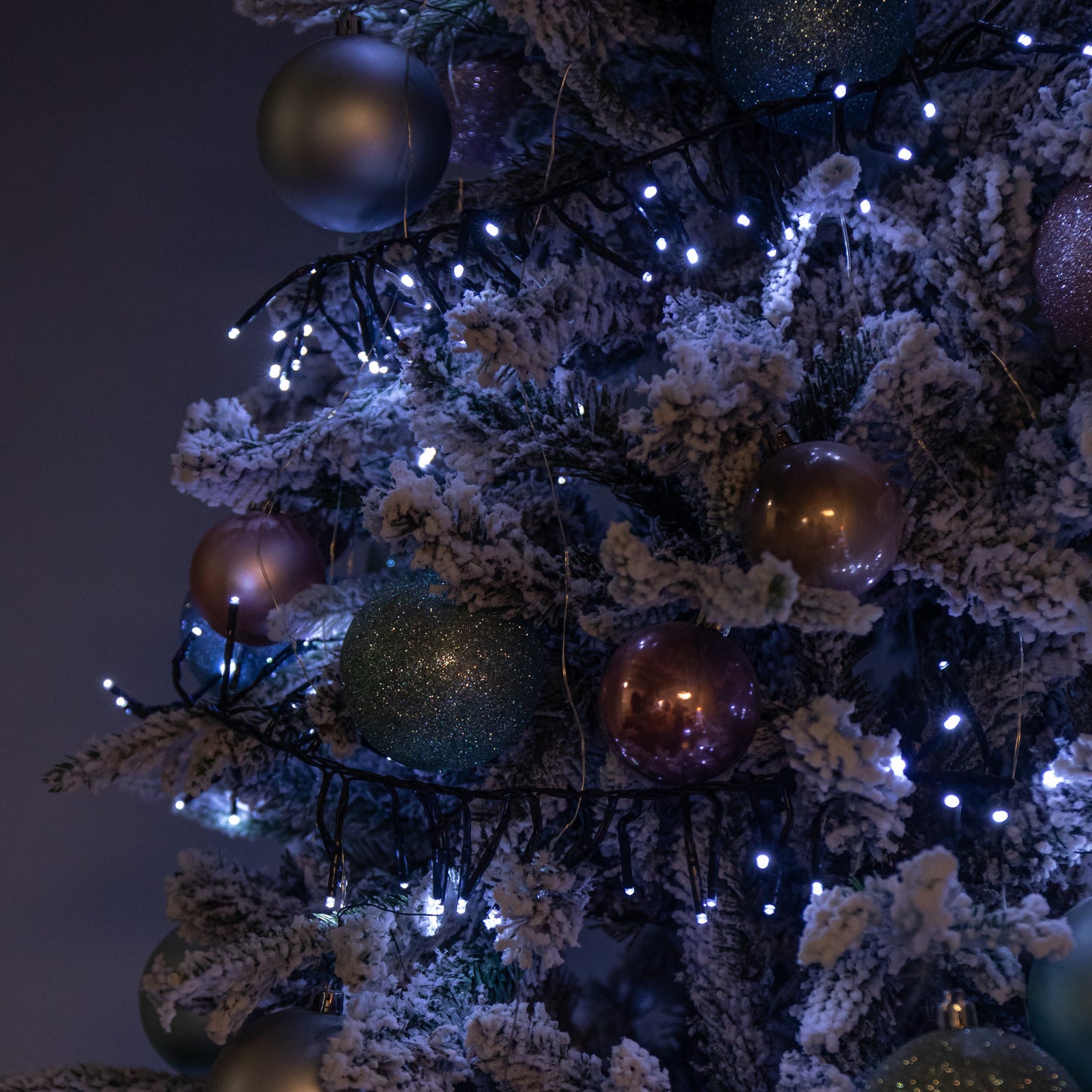 18.5m 1440 LED Christmas Cluster Multi-Action String Lights with Timer in White