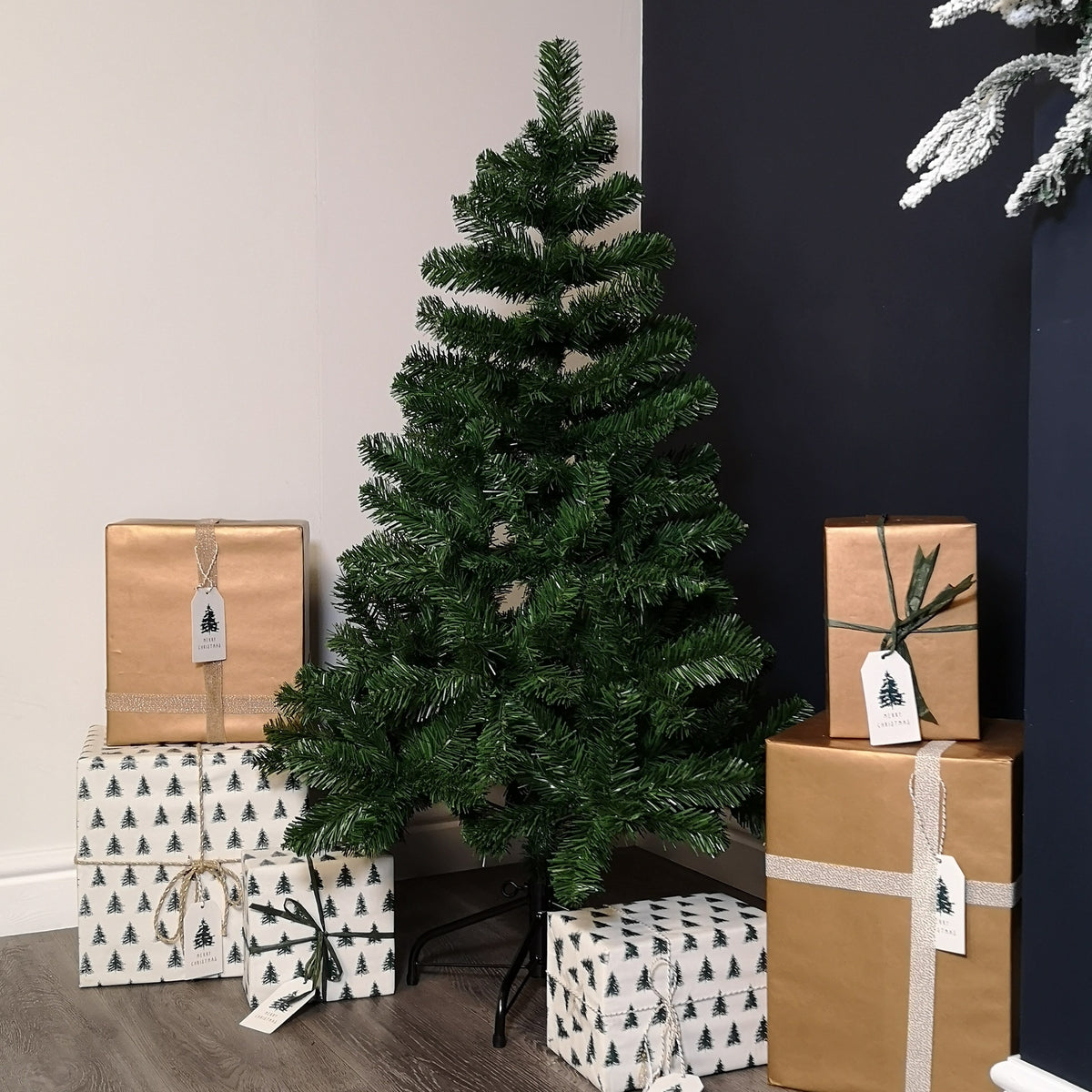 4ft (120cm) Imperial Pine Christmas Tree in Green with 220 tips 80cm Diameter