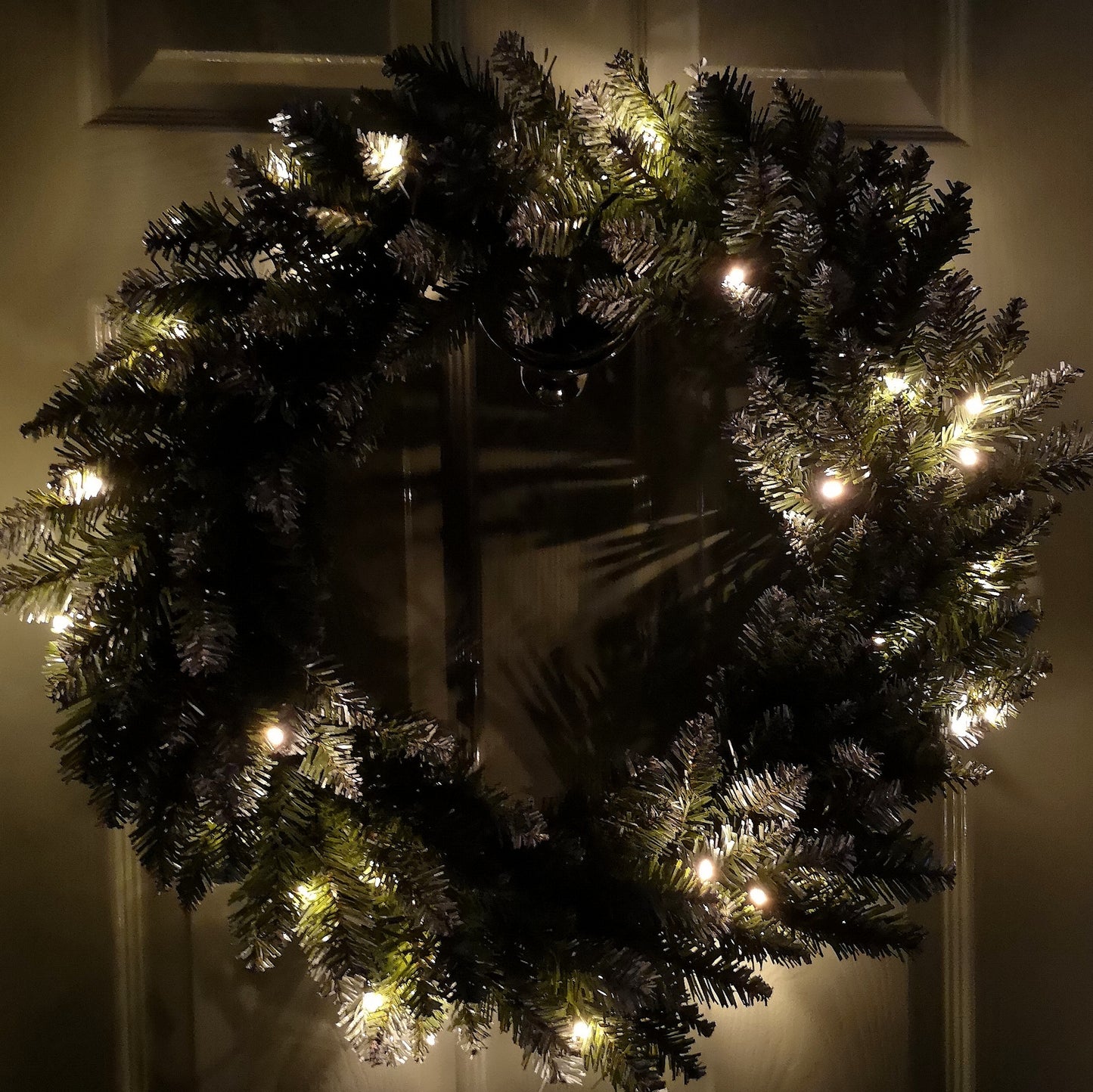 60cm Snow Tipped Christmas Wreath with 50 Warm White LEDs and 160 Bullet Tips
