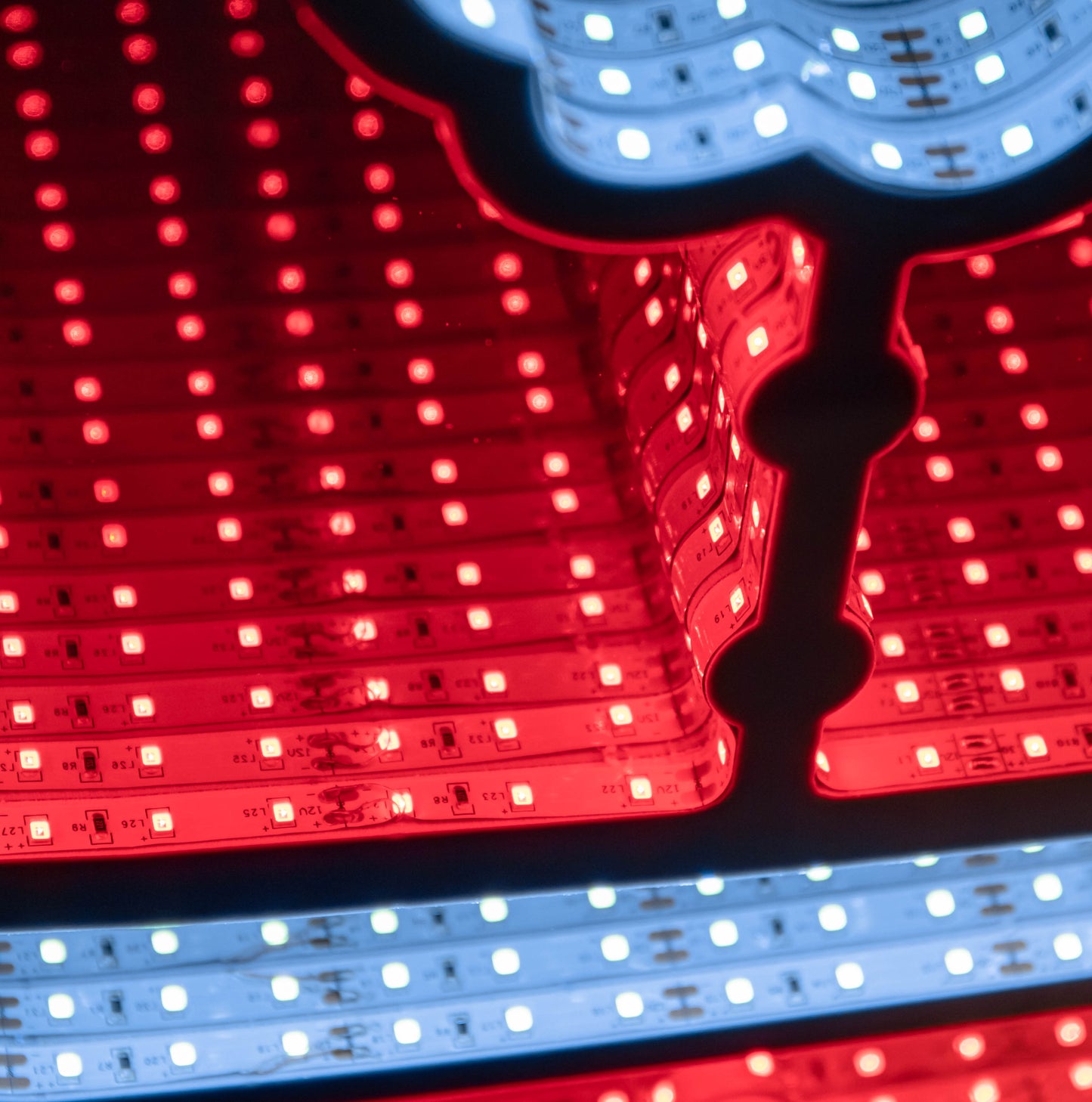 60cm Light up Waving Santa Christmas Infinity Decoration with Multi-Coloured LEDs