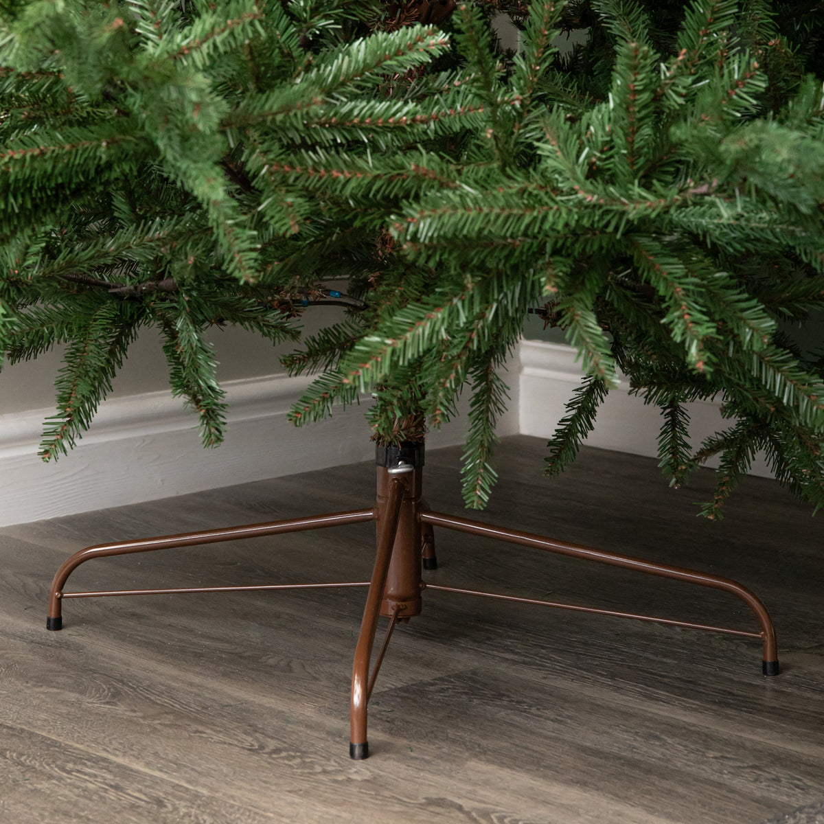 7ft 210cm Green Glenshee Spruce Artificial Christmas Tree PE and PVC Mix Natural Look