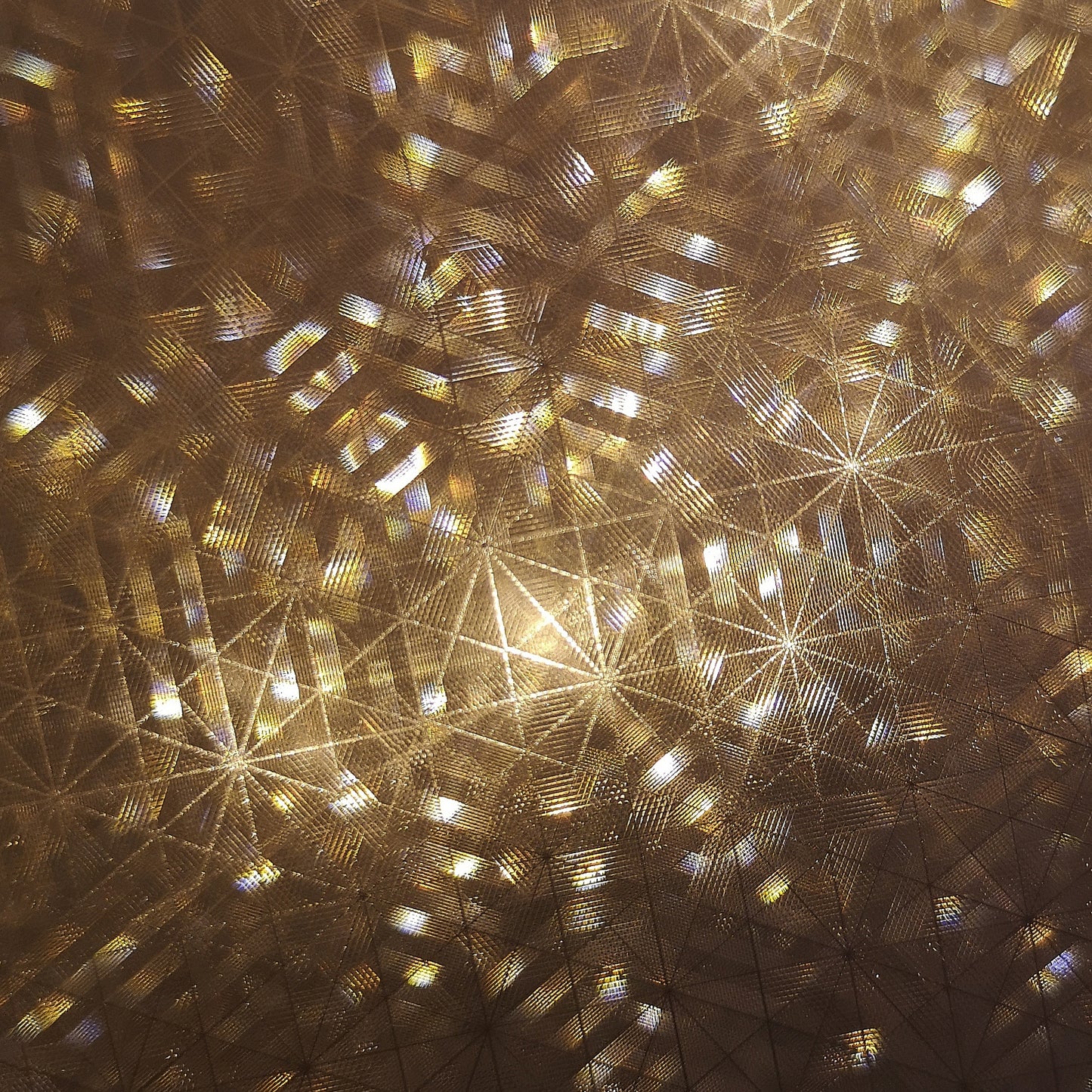 45cm Christmas Holographic Pyramid with Silver Frame-16 Warm White Led