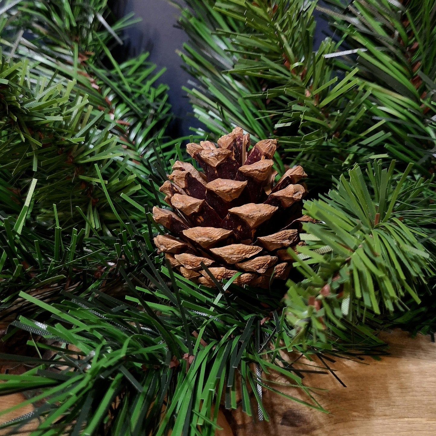 270cm 9ft Deluxe Christmas Princess Garland With 180 Tips and 14 Pine Cones