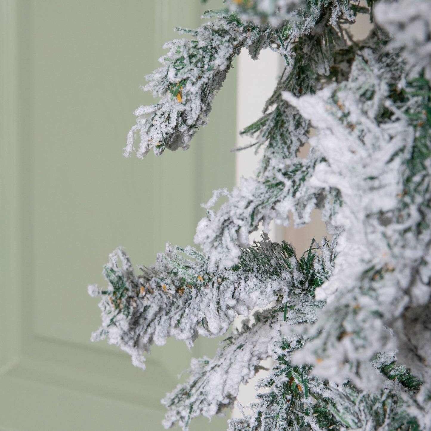 8ft (2.30m) Samuel Alexander Single Door Snow Flocked Christmas Tree Flat Top Arch with 2000 Tips