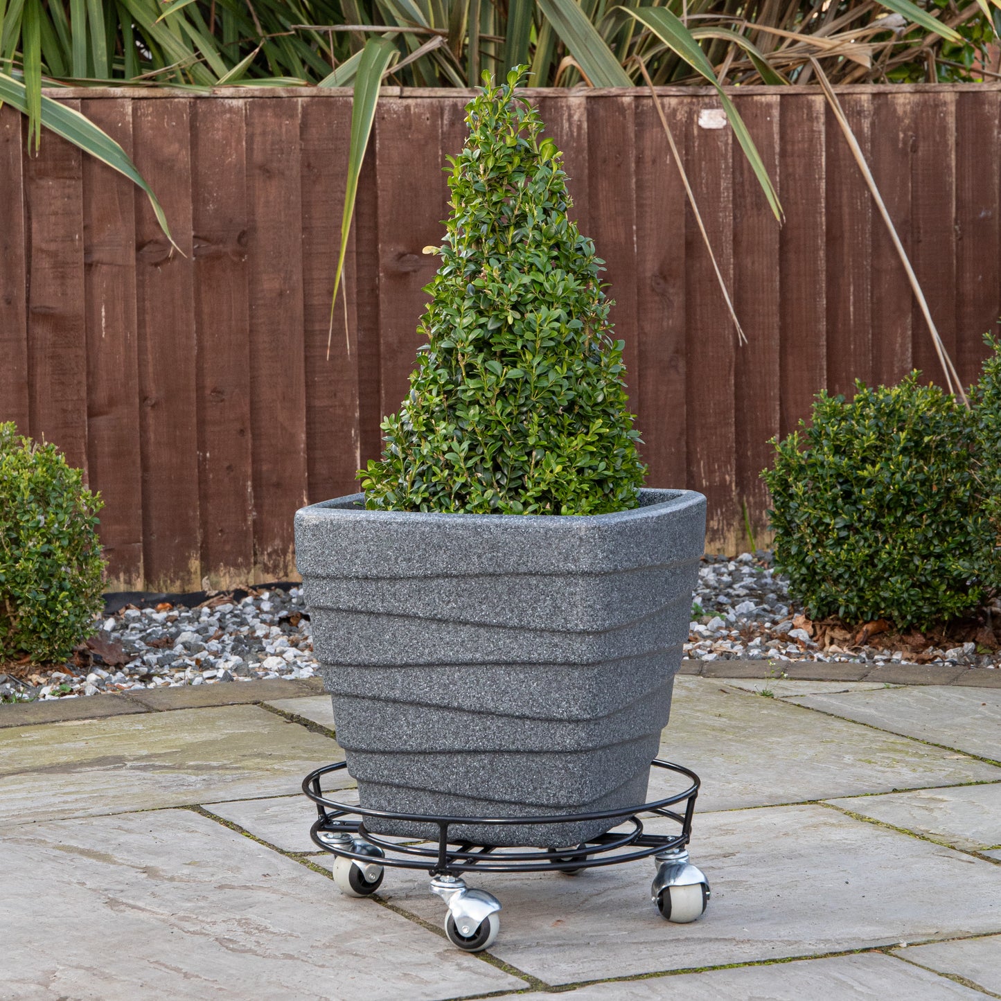 Pack of 2 Tom Chambers Handcrafted Heavy Duty Round Black Metal Garden Patio Plant Flower Pot Stand Caddy Trolley Dolly on Strong Metal Castor Wheels 32cm