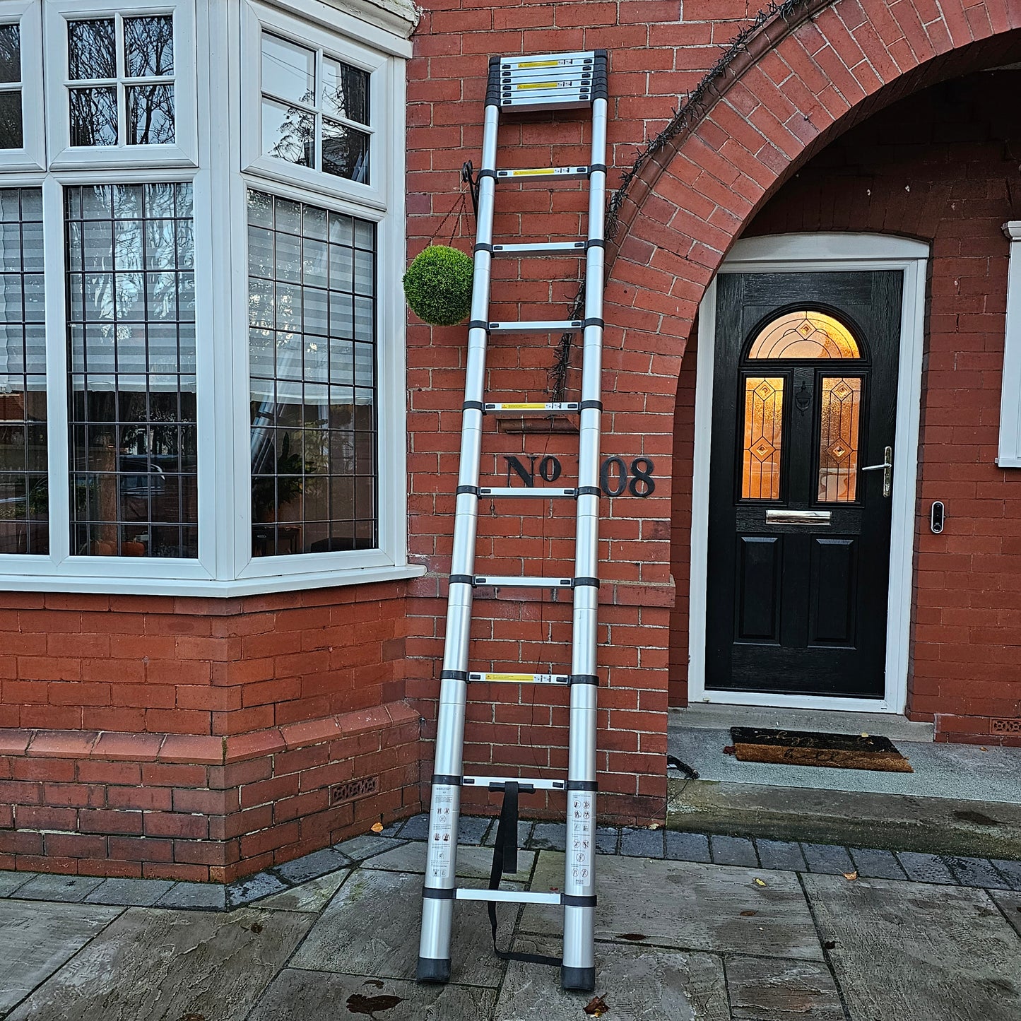 4.7m Telescopic Ladder Multi-Purpose folding Ladders Telescopic Extendable Portable Sturdy Loft Ladder