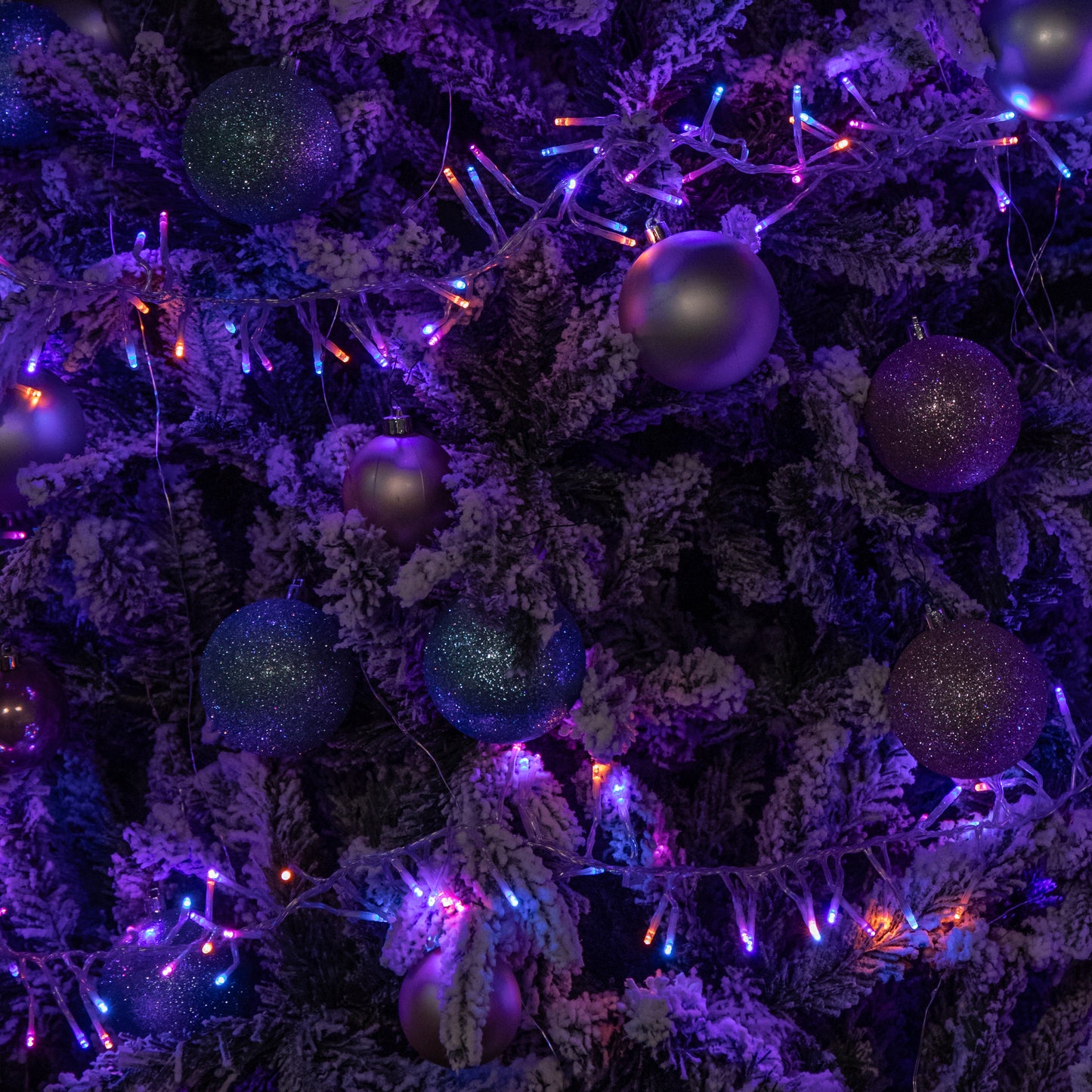 9.3m 720 LED Christmas Cluster String Lights with Timer in Rainbow on Clear Cable