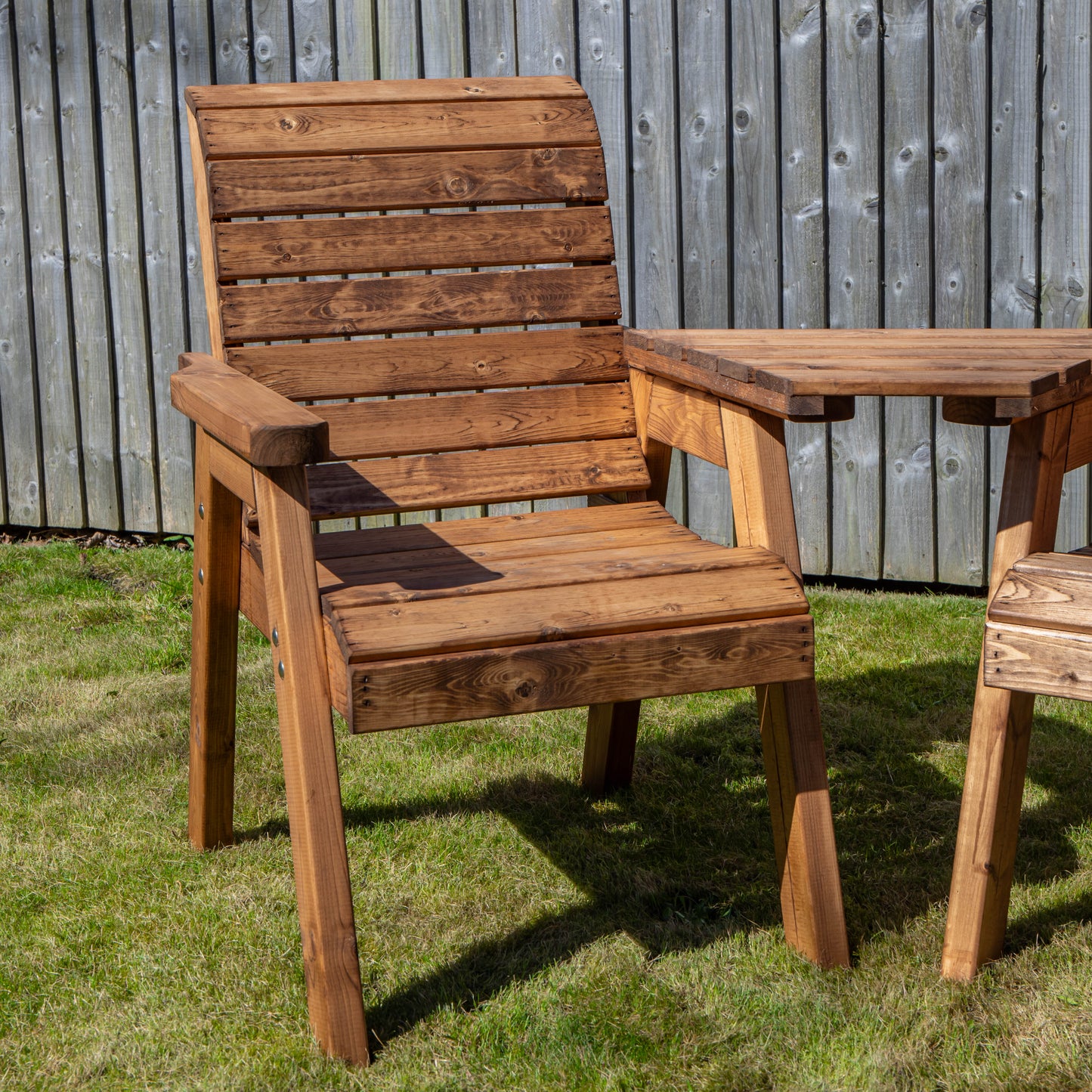 Charles Taylor Hand Made 2 Seater Chunky Rustic Wooden Garden Furniture Love Seat with Tray Assembled