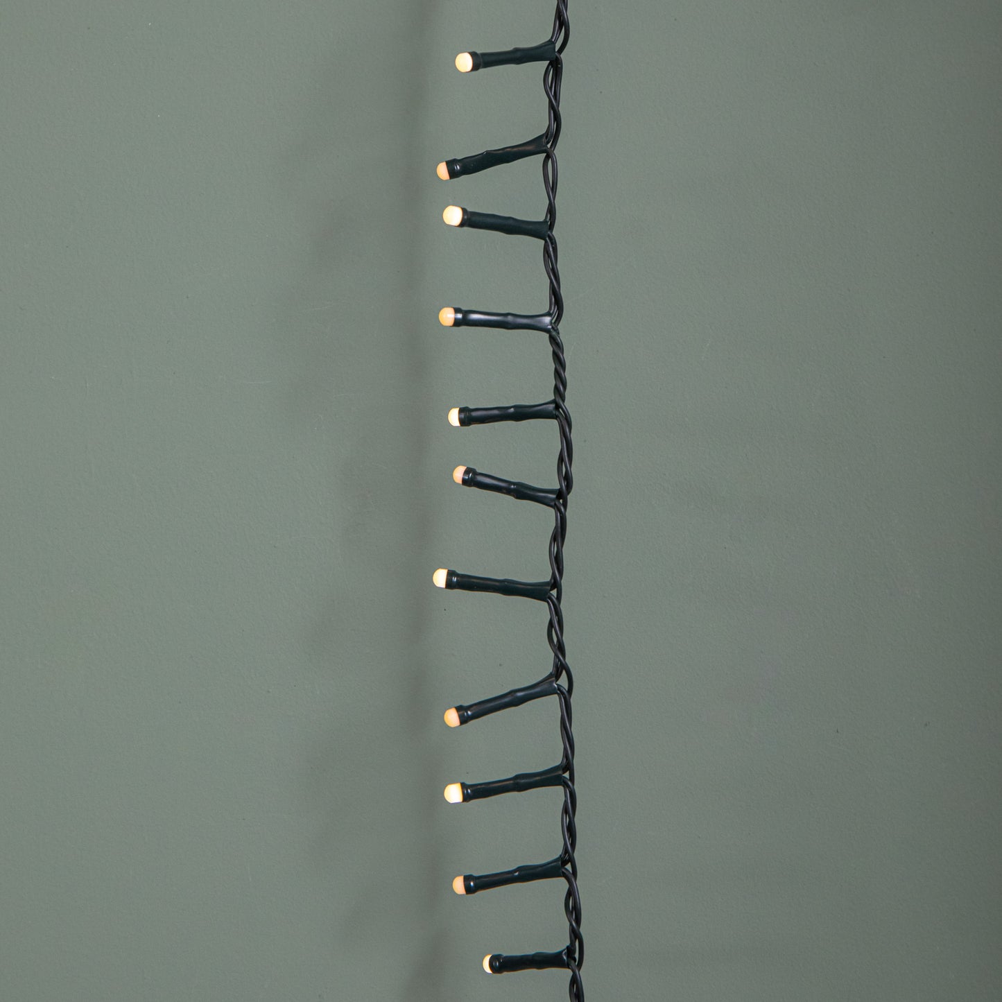 9m 360 LED Battery Operated Christmas BerryBrights String Lights in Warm White