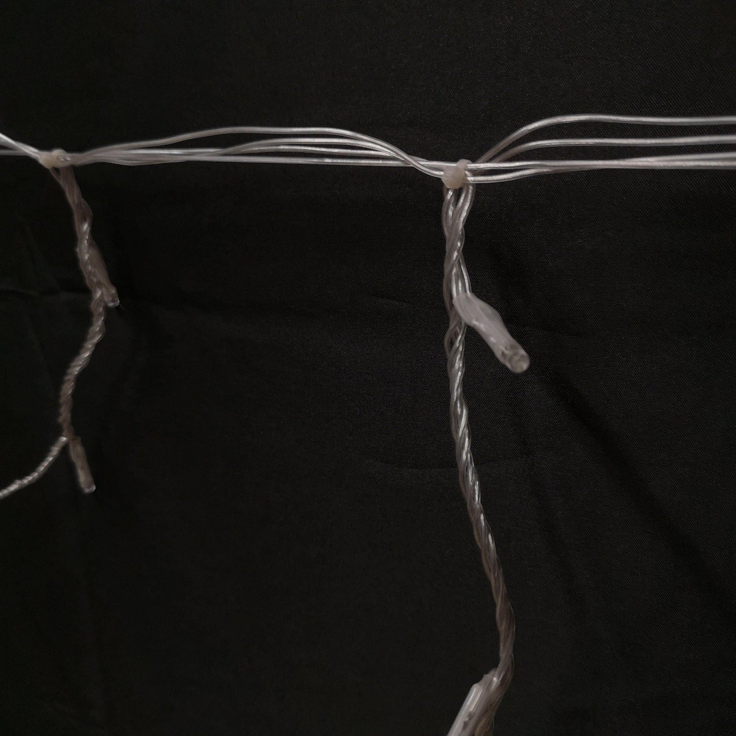 300 LED 7.5m Premier Christmas Outdoor 8 Function Icicle Lights in Cool White