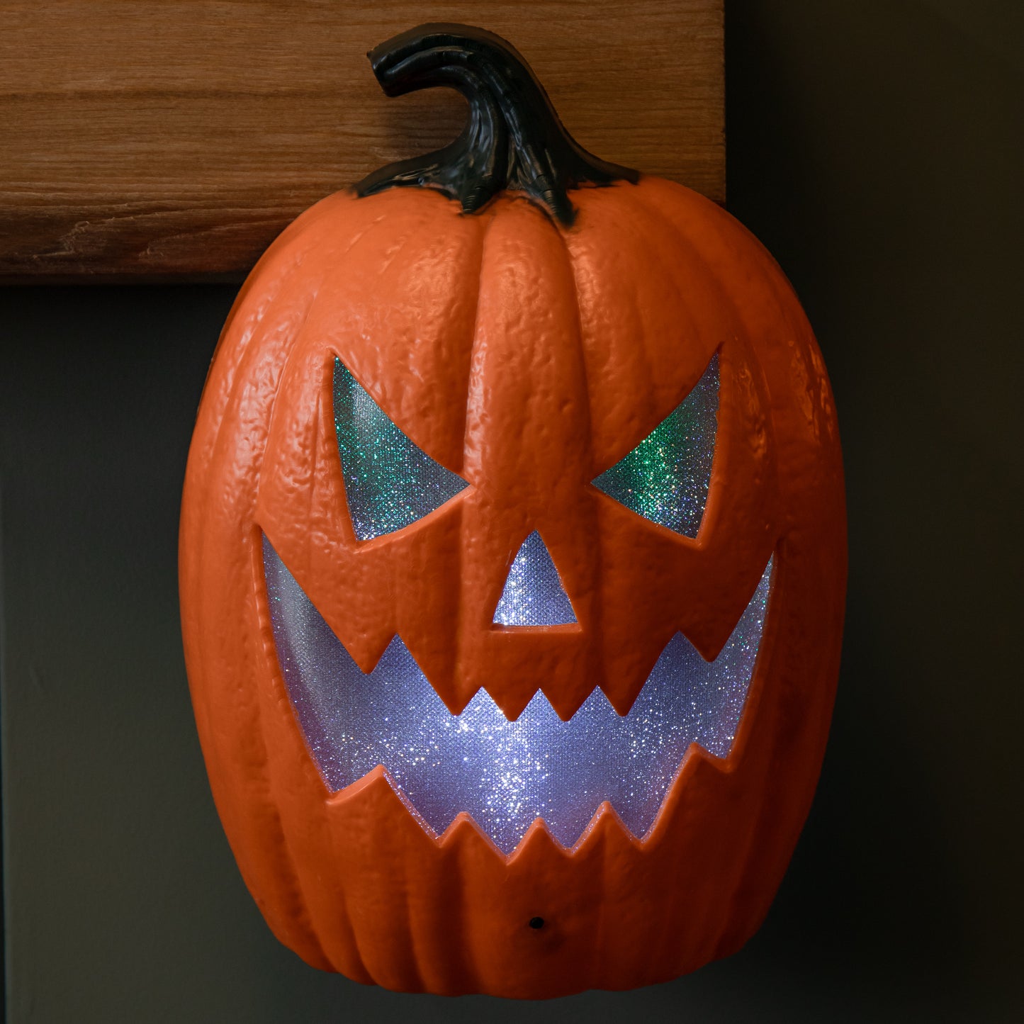 22cm Battery Operated Light up Laughing Jack O' Lantern Halloween Decoration with LEDs