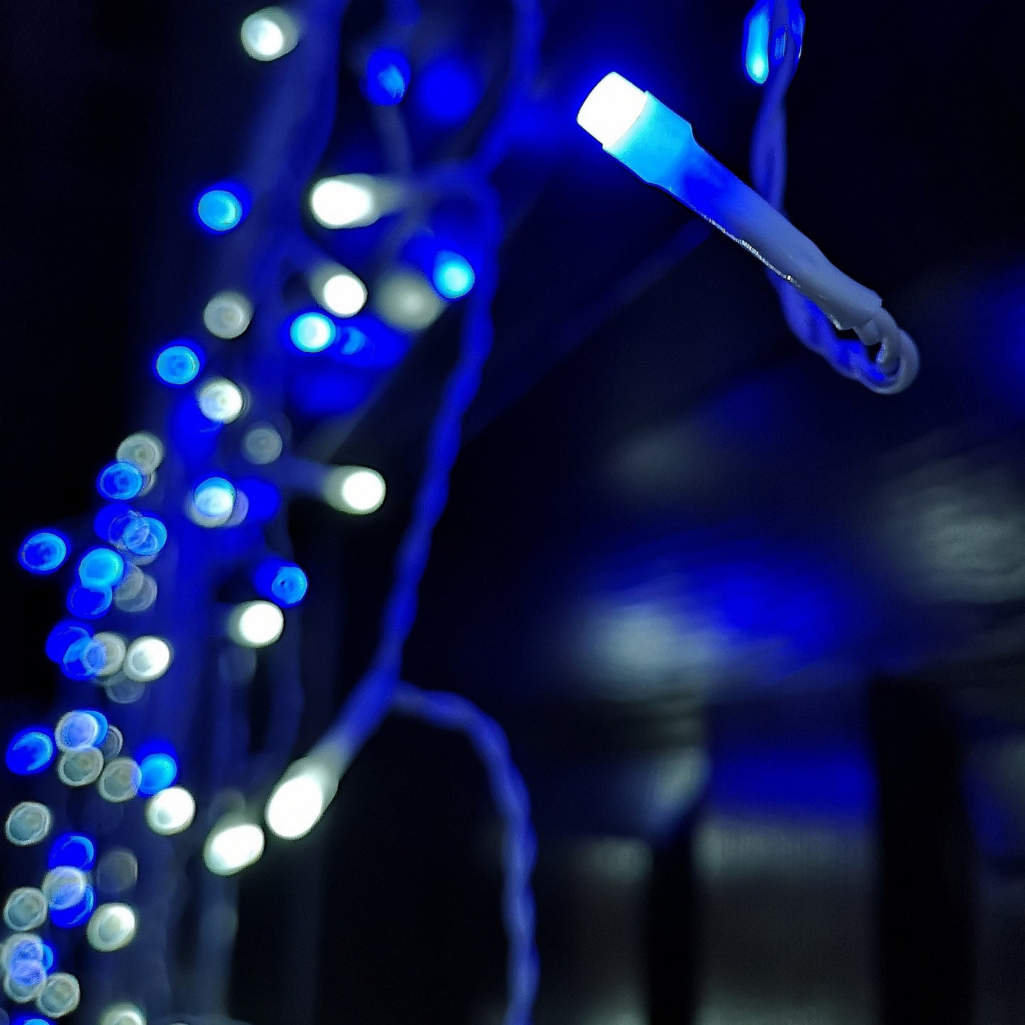 25m 1000 Blue and White LED Frosted Icicle Indoor Outdoor Christmas Lights with Timer