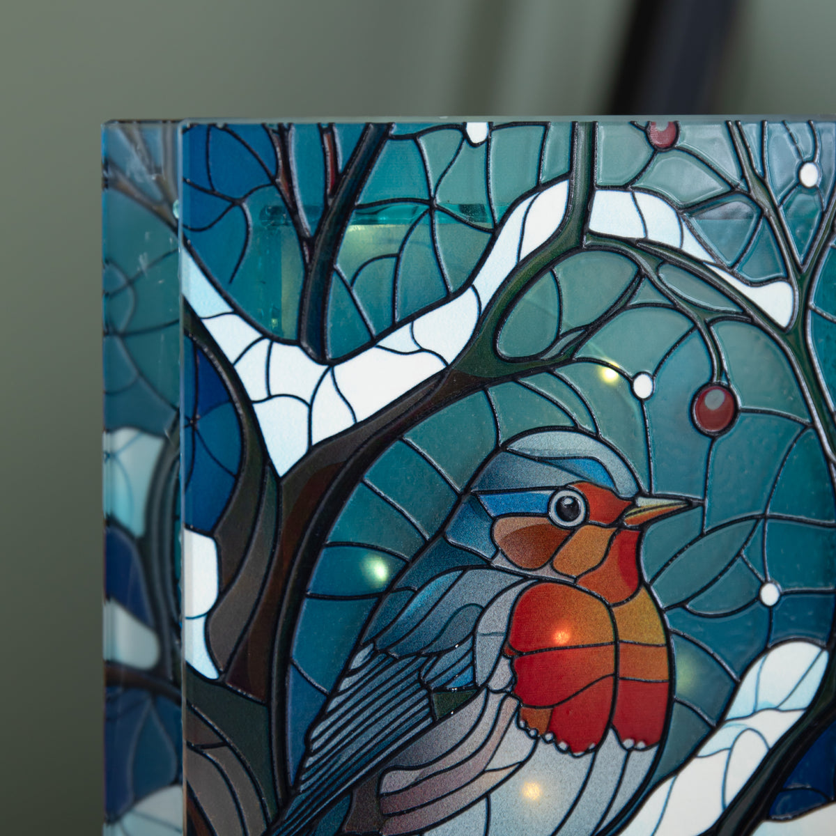 21cm Battery Operated Light up Stained Glass Christmas Decoration with Robin Scene & Warm White LEDs