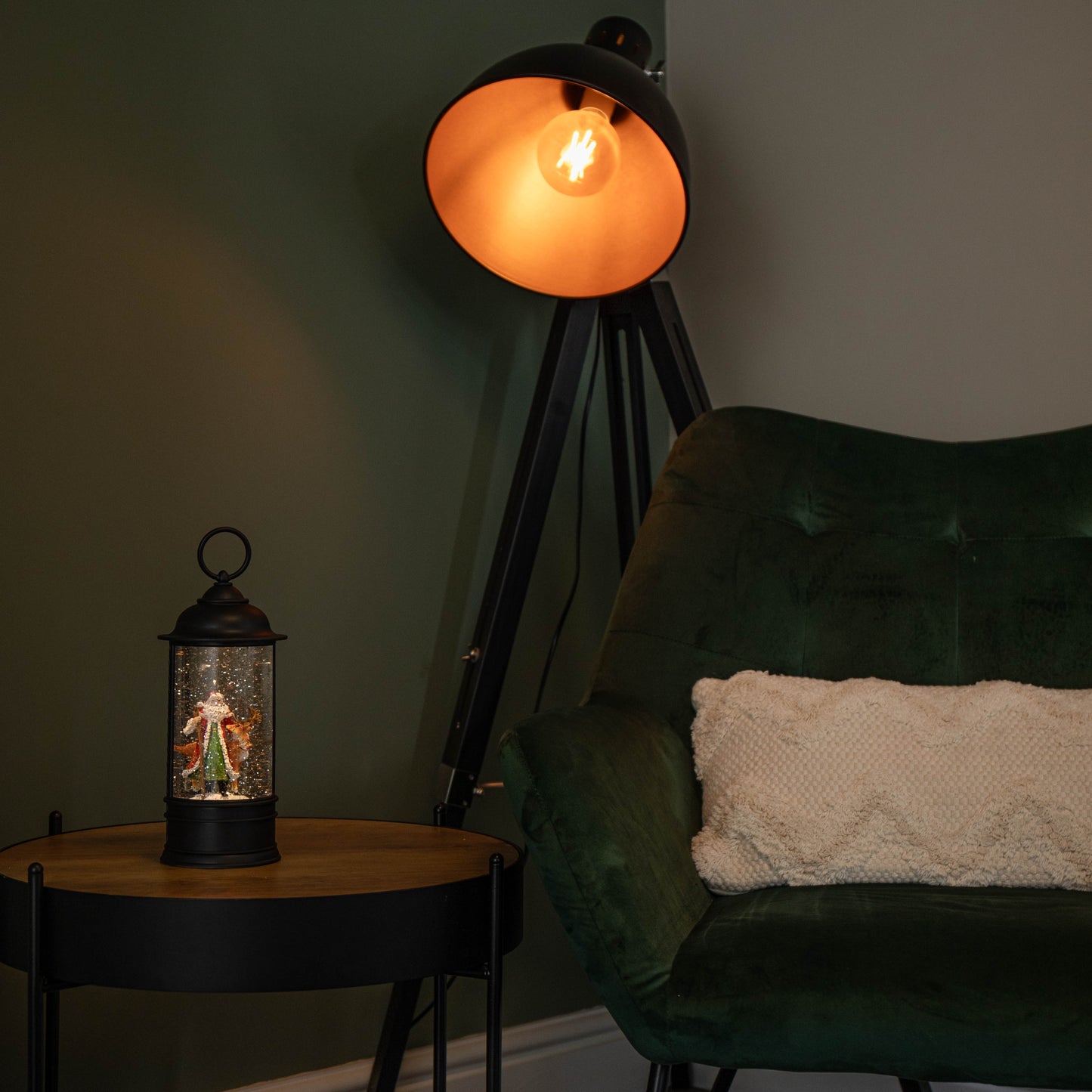 29cm Dual Power LED Christmas Glitter Water Spinner Black Lantern Santa & Reindeer Scene