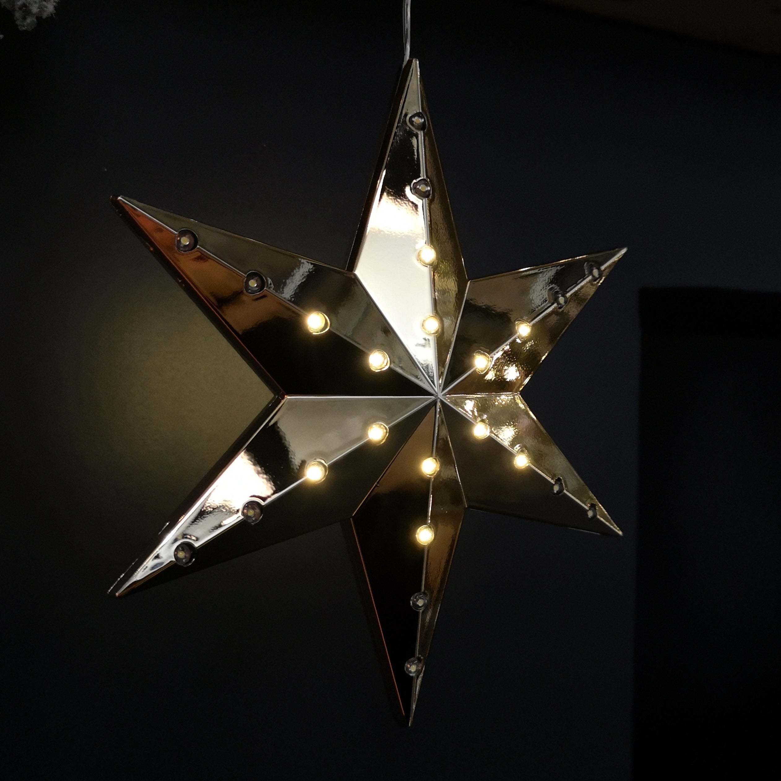20cm Battery Operated Light up Hanging Christmas Shooting Star Bauble in Gold with LEDs