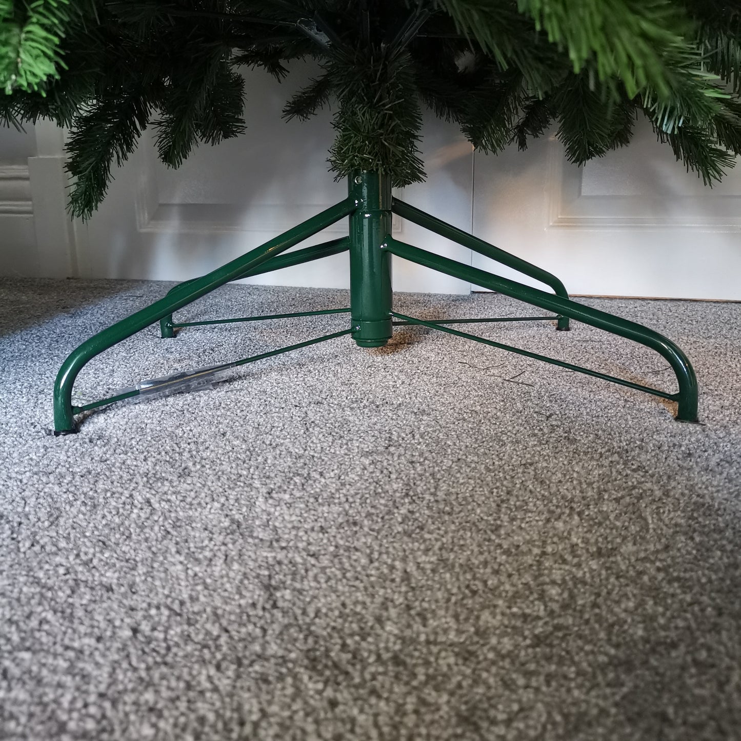Factory Seconds: 8ft New Duchess Spruce Hinged 1312 Tips Green Christmas Tree