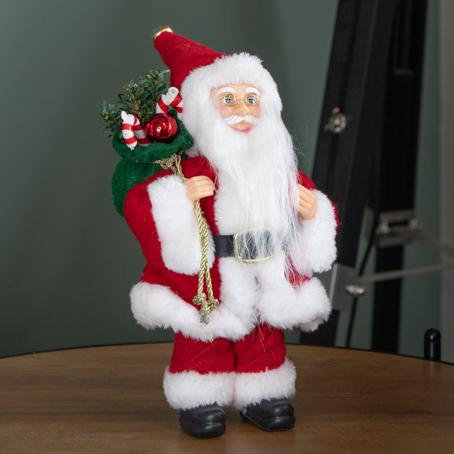 24cm Red and White Traditional Hanging Santa Christmas Pendant