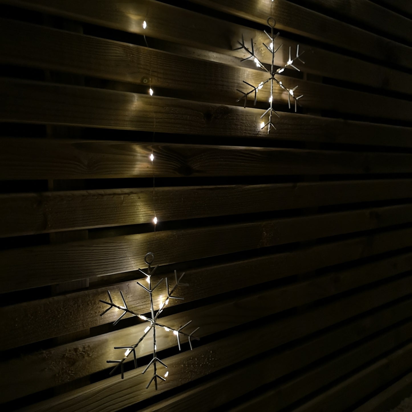 1.2m Battery Operated Snowflake Curtain Christmas Lights with 147 Warm White LEDs