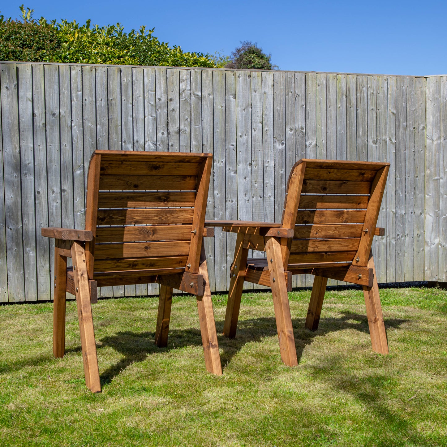 Charles Taylor Hand Made 2 Seater Chunky Rustic Wooden Garden Furniture Love Seat with Tray Assembled