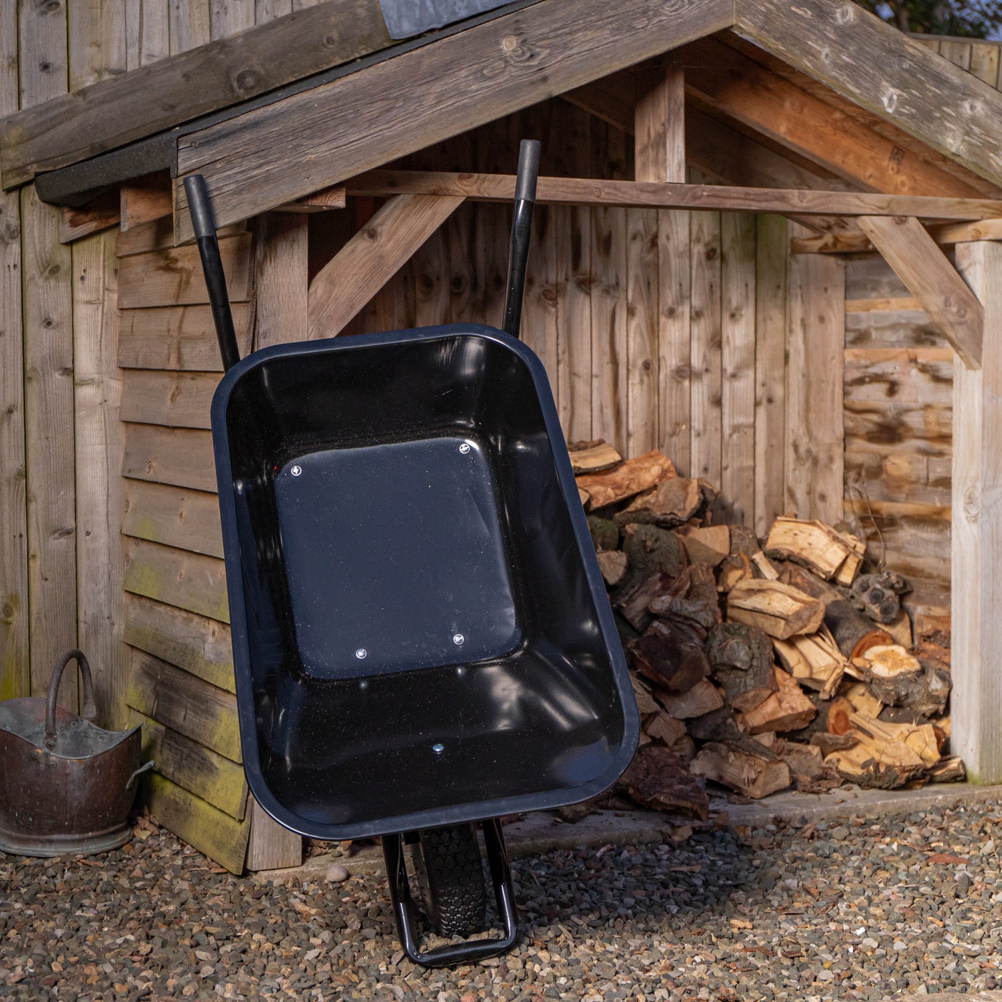 Black 90 Litre 150kg Capacity Heavy Duty Outdoor Galvanised Pneumatic Metal Garden Wheelbarrow