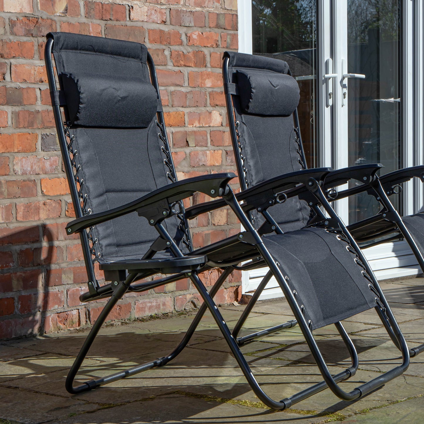 Set of 2 Luxury Padded Multi Position Zero Gravity Garden Relaxer Chair Lounger in All Black