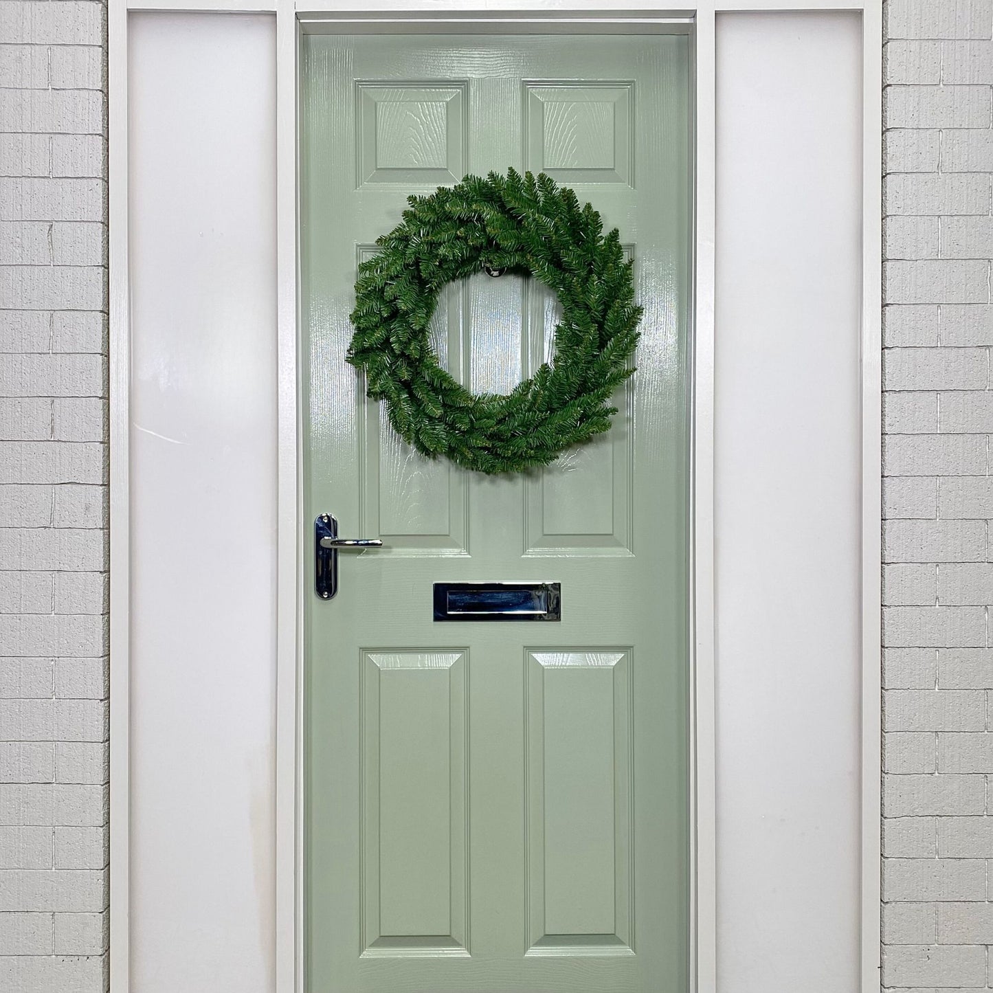 60cm Plain Green Christmas Wreath with 160 Bullet Tips