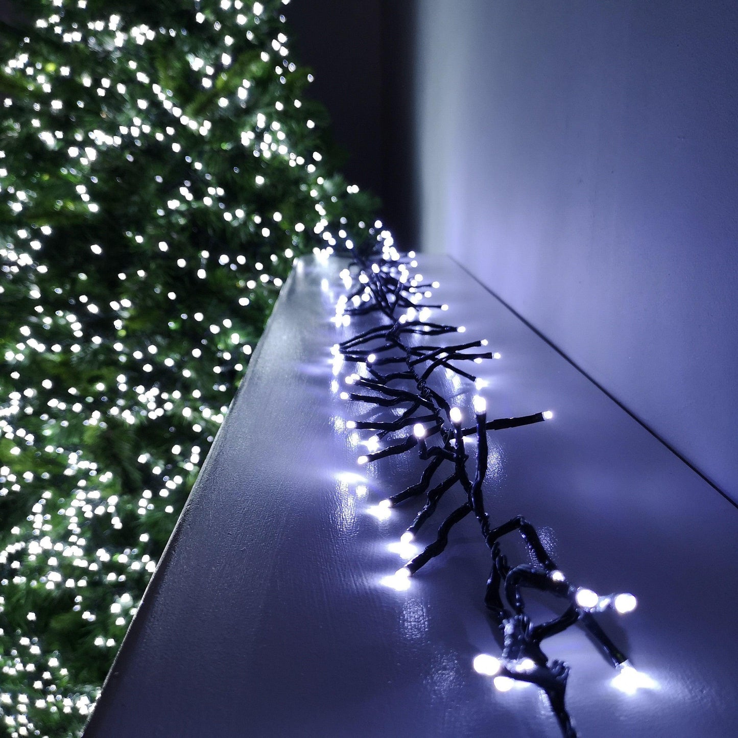 Factory Seconds: 960 LED 12.4m Premier ClusterBrights Indoor Outdoor Multifunction Mains Operated Christmas Cluster Lights with Timer in Cool White