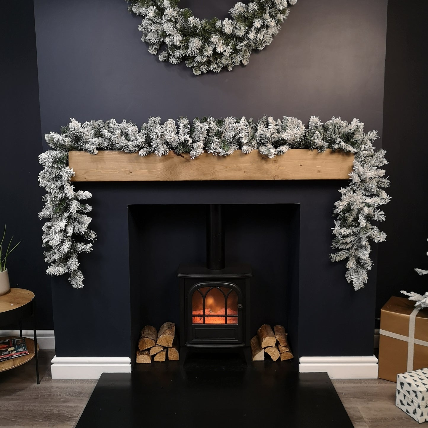 2.7m Green Snow Flocked Christmas Garland with 190 Tips