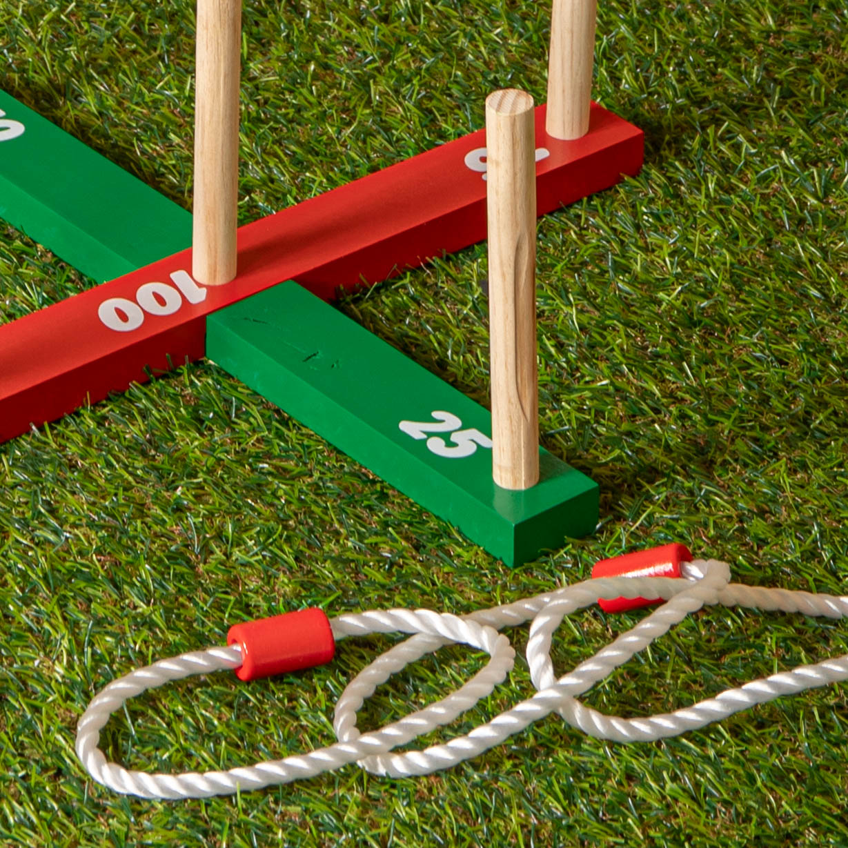 Traditional Outdoor Wooden Garden Quoits Game