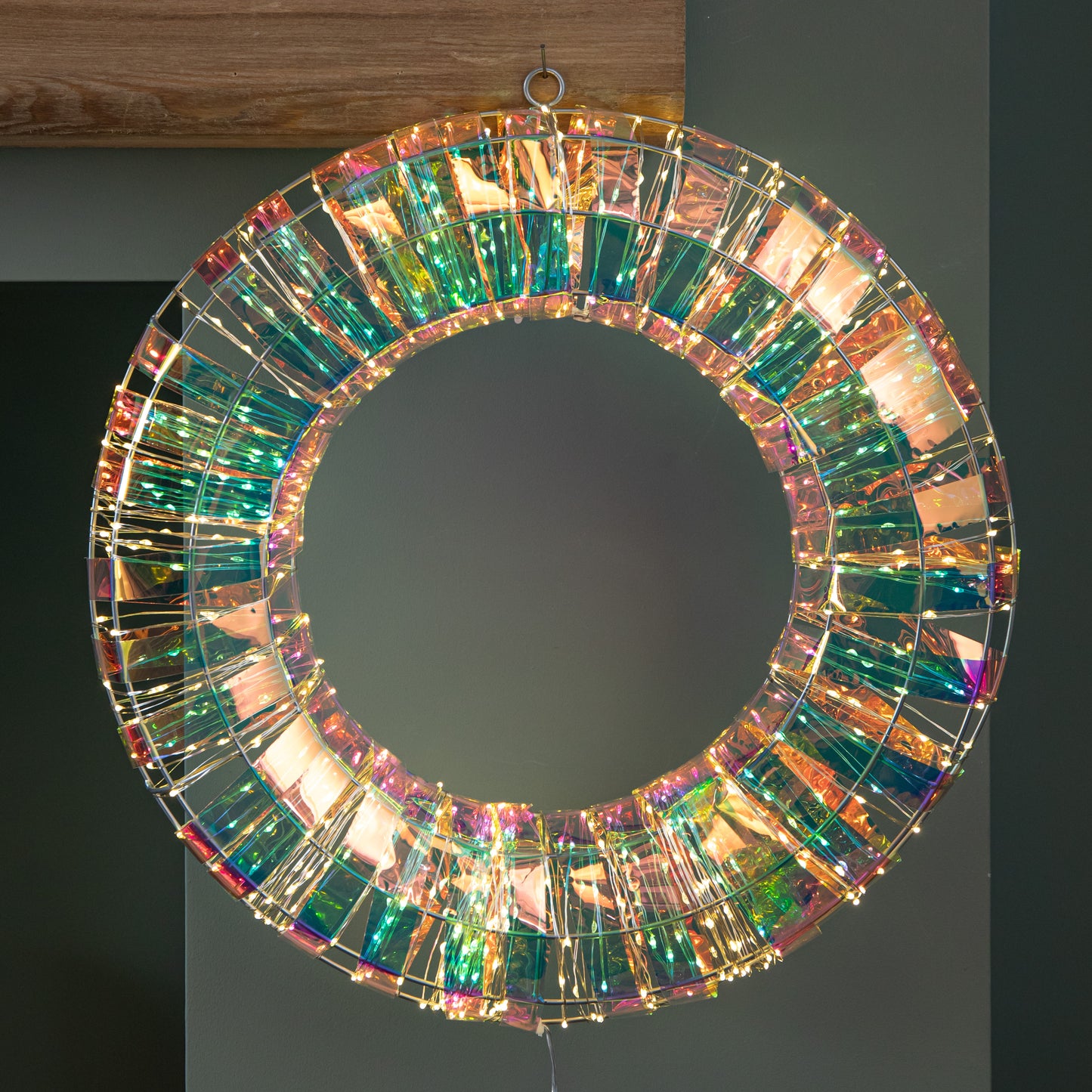 45cm Light up Iridescent Dream Christmas Wreath with 600 Warm White LEDs