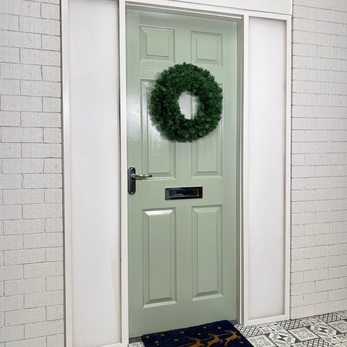 40cm Plain Green Canadian Pine Artificial Christmas Wreath