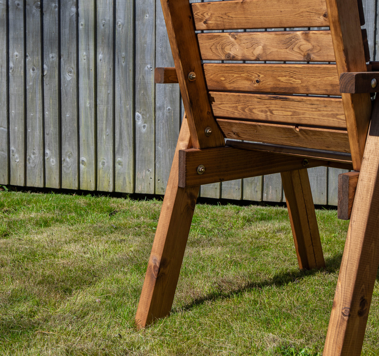 Charles Taylor Hand Made 2 Seater Chunky Rustic Wooden Garden Furniture Love Seat with Tray Flatpacked