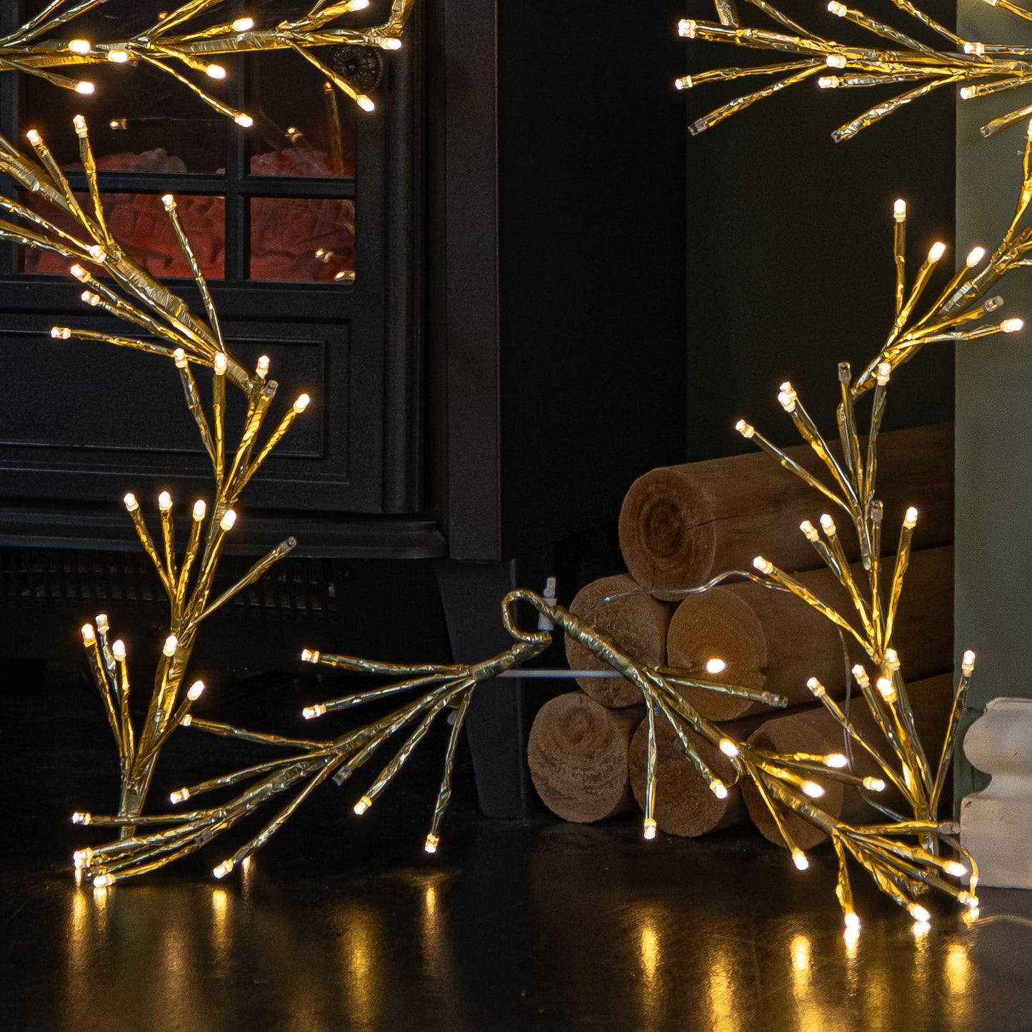60cm Light up Gold Christmas Star with 150 Static and Flashing Warm White LEDs