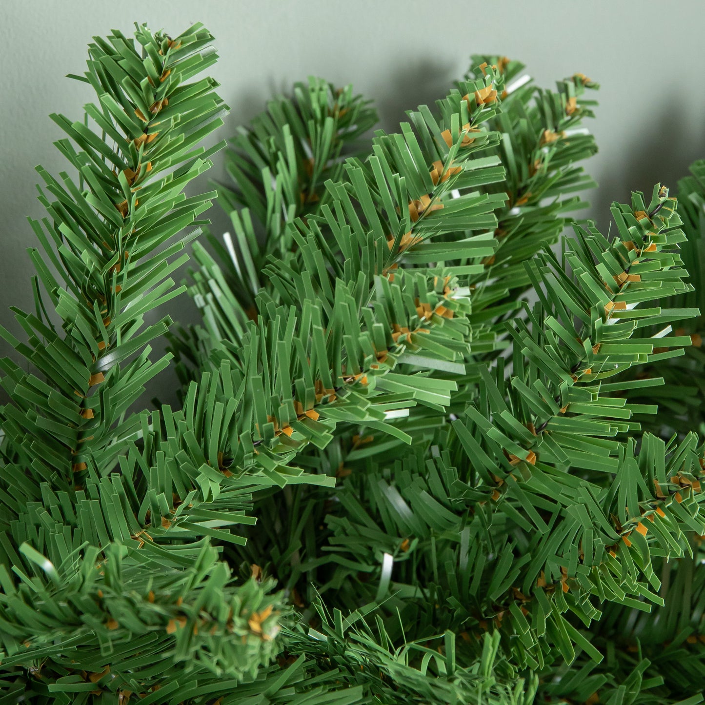 2.7m Plain Green Christmas Garland with 260 Bullet Tips