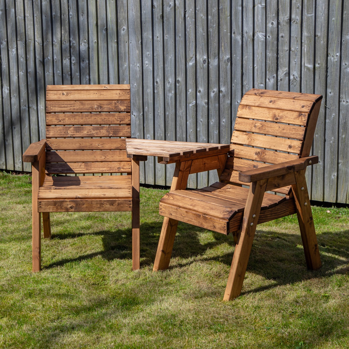 Charles Taylor Hand Made 2 Seater Chunky Rustic Wooden Garden Furniture Love Seat with Tray Flatpacked