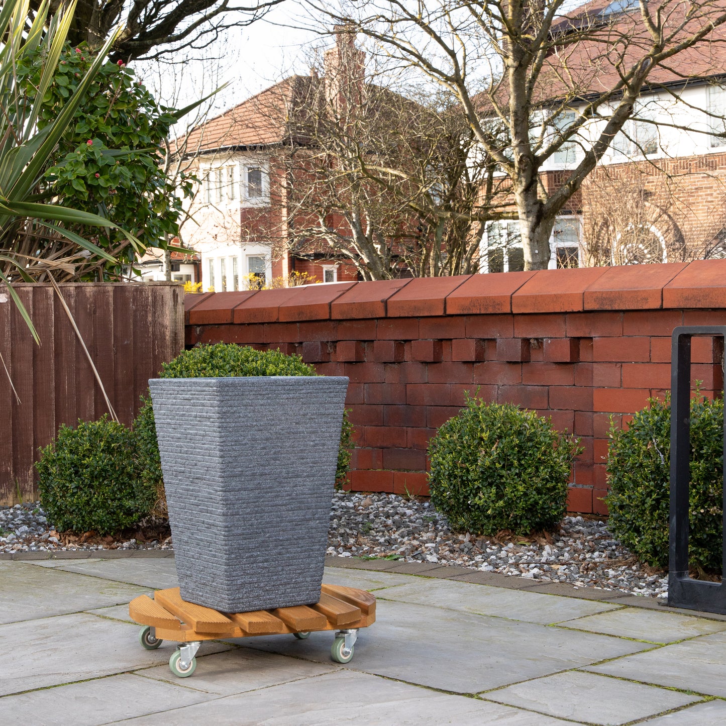 30cm Heavy Duty Round Wooden Garden Plant Pot Flower Stand on Wheels