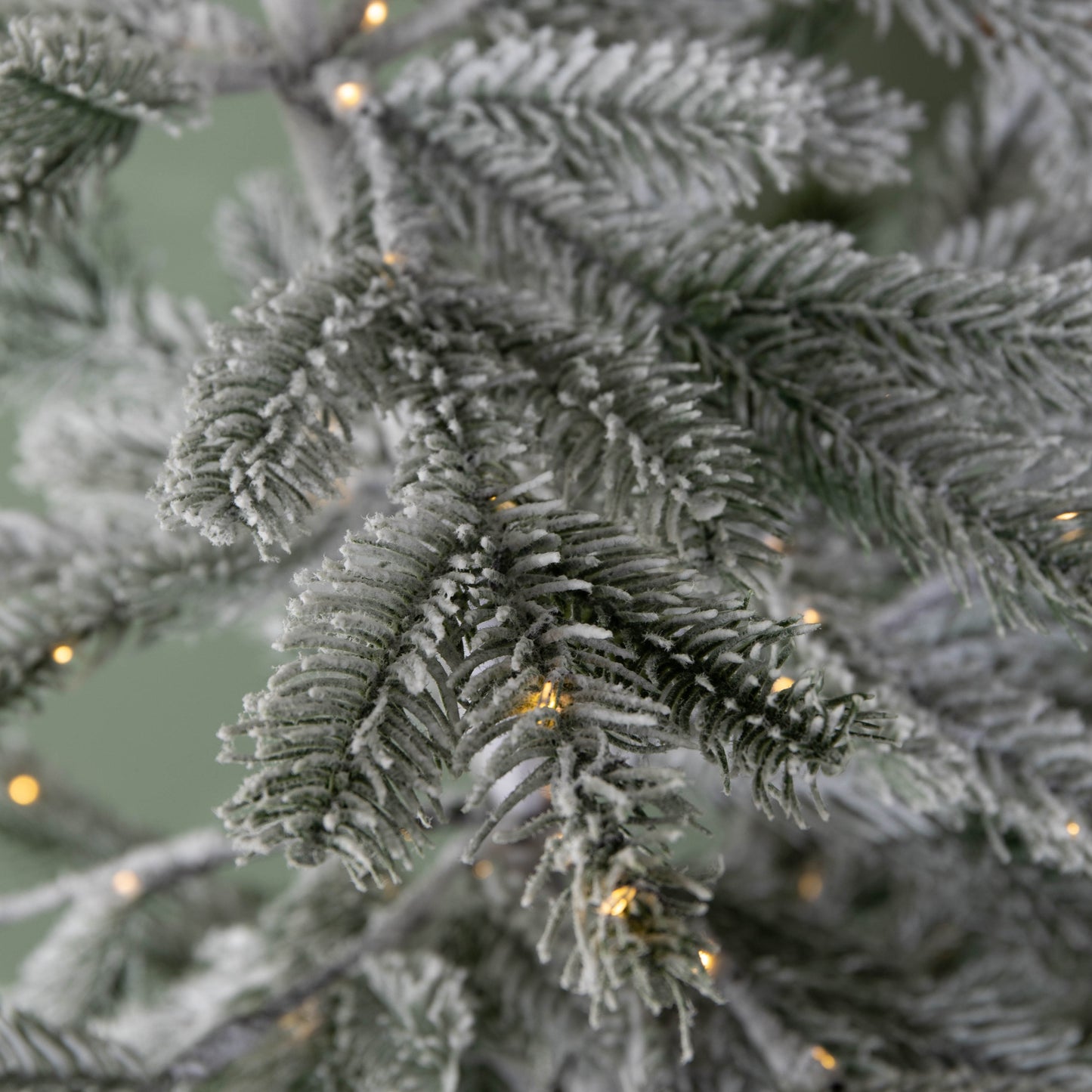 6ft (1.8m) Light up Christmas Pine Needle Tree with 300 Warm White LEDs and Metal Stand