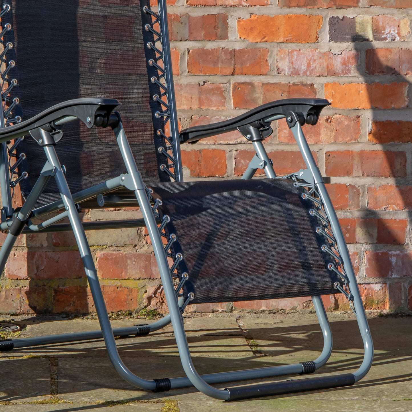 Set of 2 Multi Position Zero Gravity Relaxer Chair Sun Lounger in Black & Silver