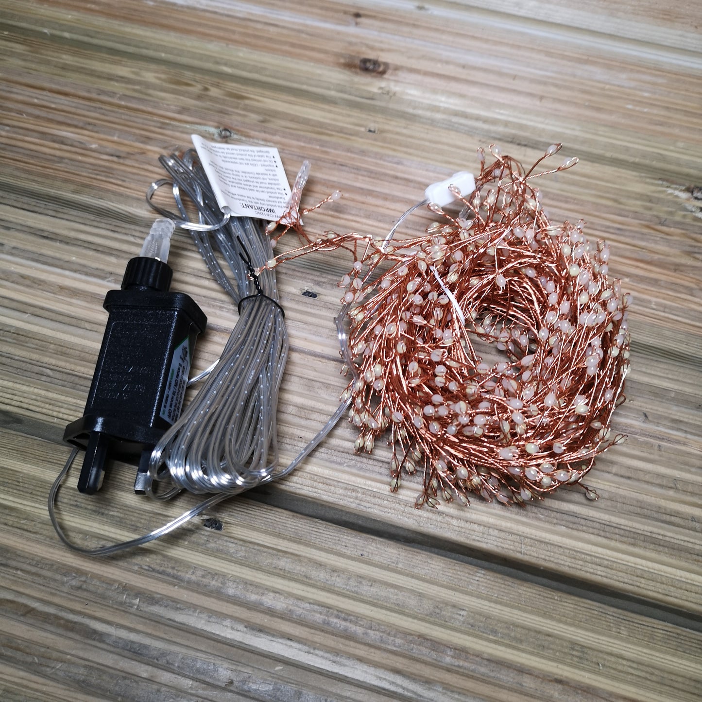 Factory Seconds: 800 LED 5.5m Christmas Indoor Outdoor Multifunction Wire Cluster Lights with Timer in Warm White