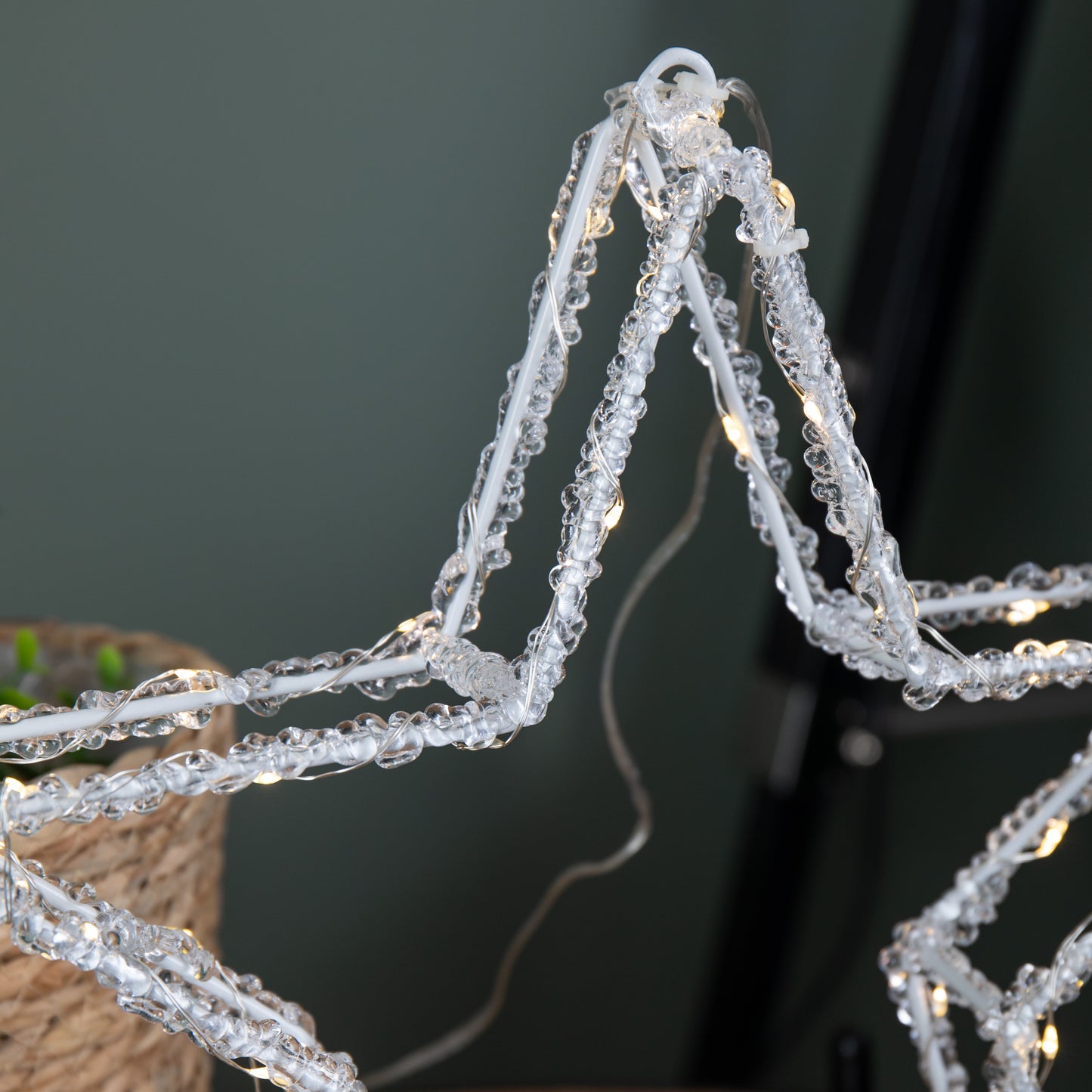 31cm Light up Acrylic Christmas Star with 50 Twinkling Warm White LEDs