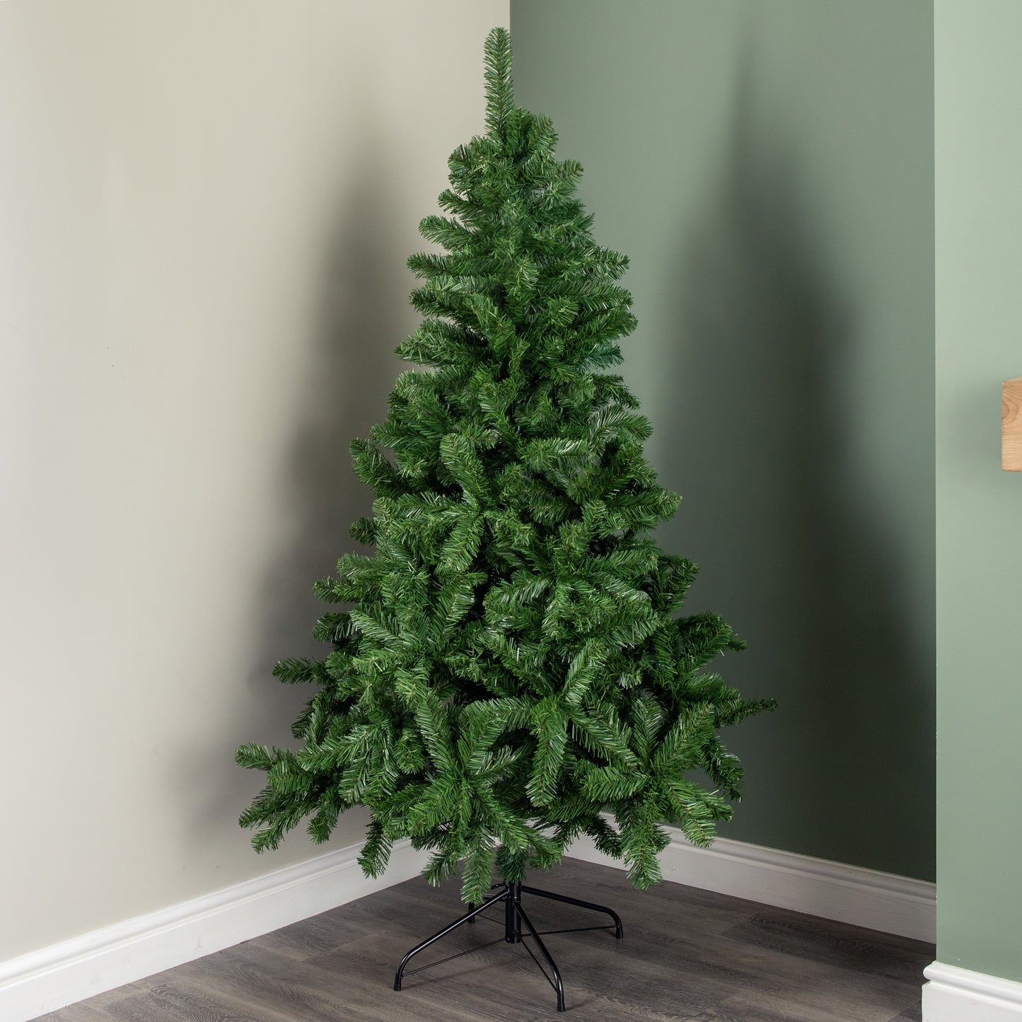 6ft (1.8m) Imperial Pine Christmas Tree With 525 Tips and Metal Stand
