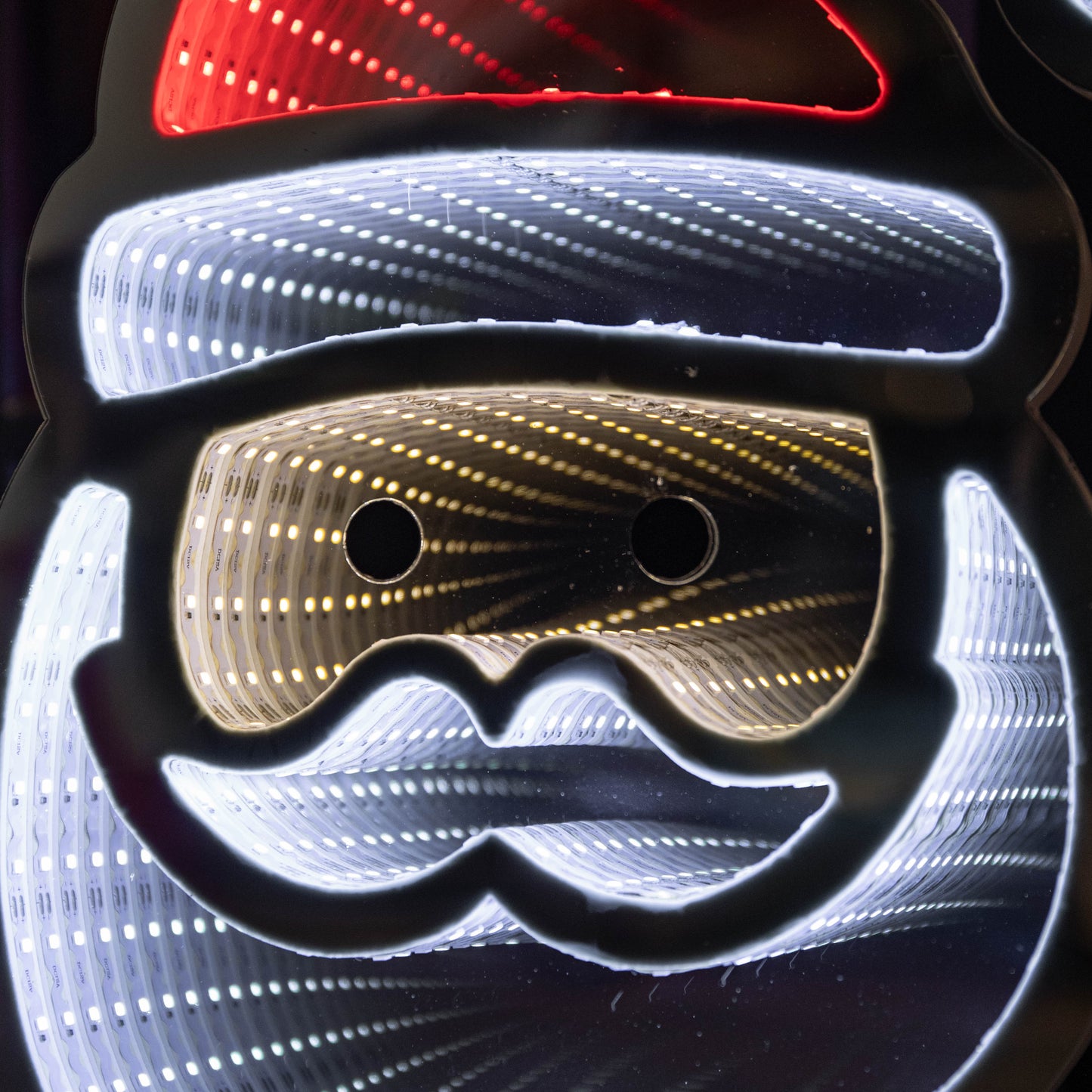 40cm Light up Santa's Face Infinity Christmas Decoration with Red and White LEDs