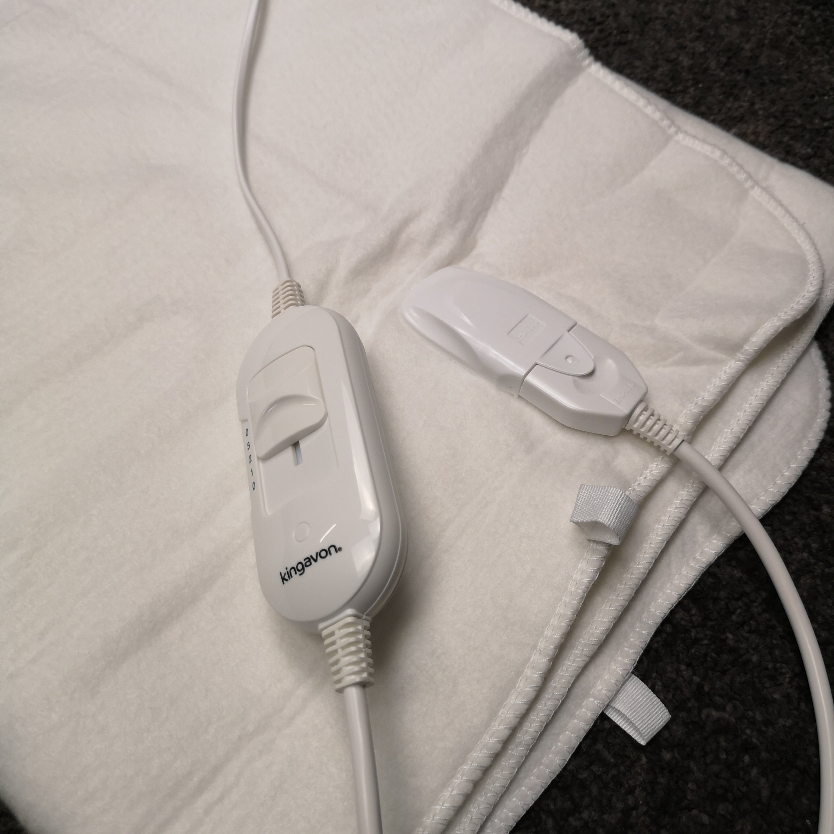 150cm 2 x 60W King Size White Electric Blanket Throw with Temperature Settings