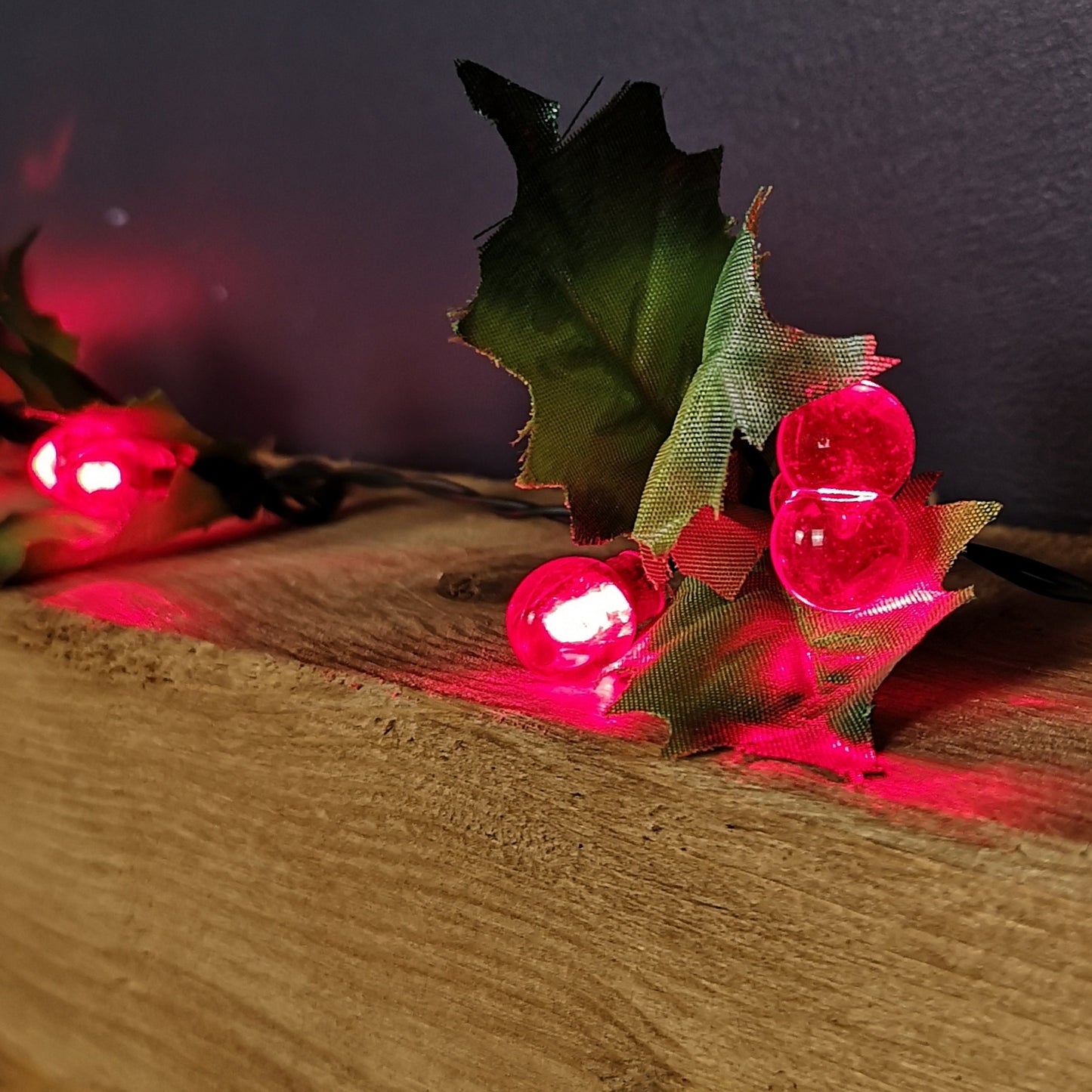 Premier 2.8m Holly Garland with Red Berries and 40 Red Leds