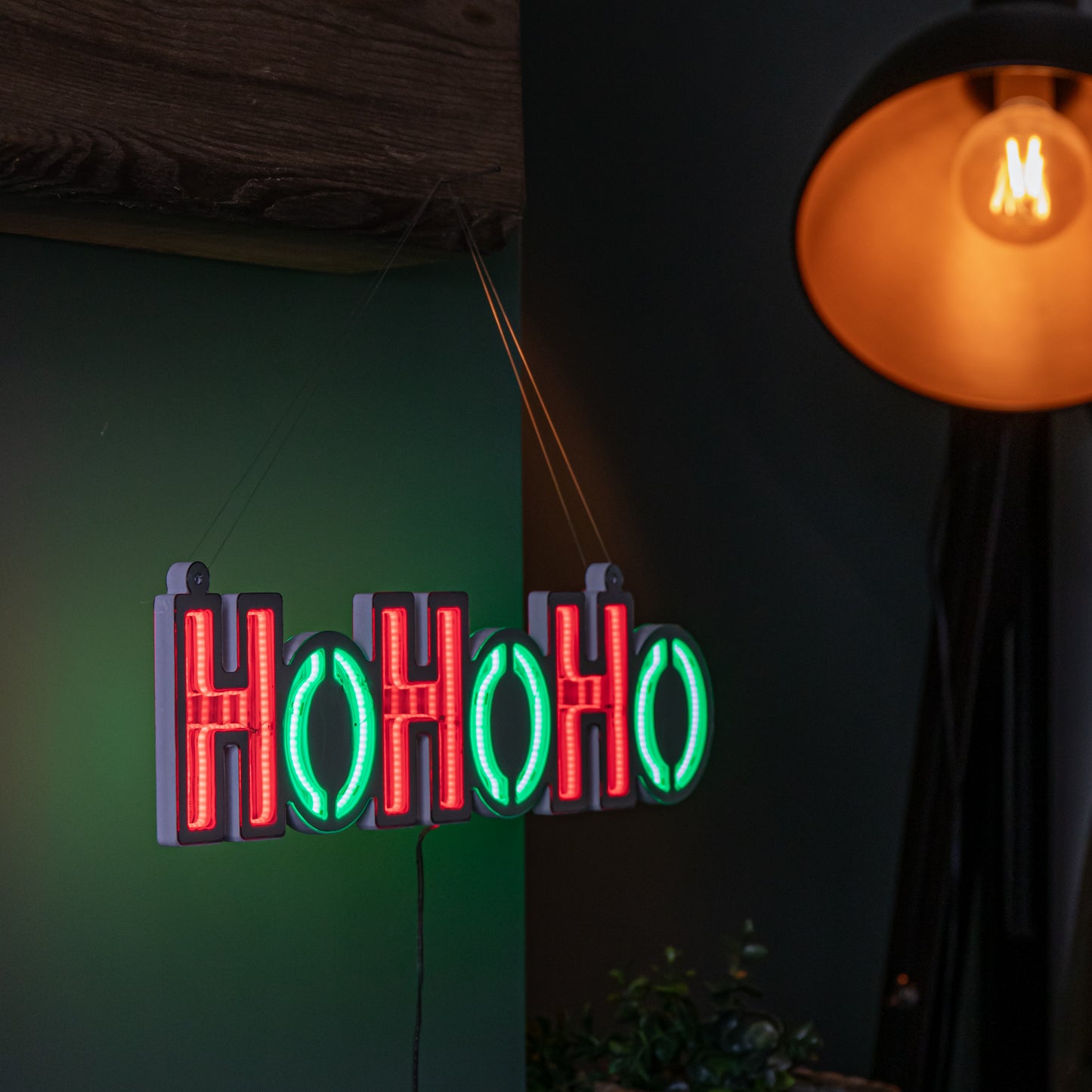 40cm Light up Hanging Ho Ho Ho Christmas Infinity Mirror Sign with Red and Green LEDs