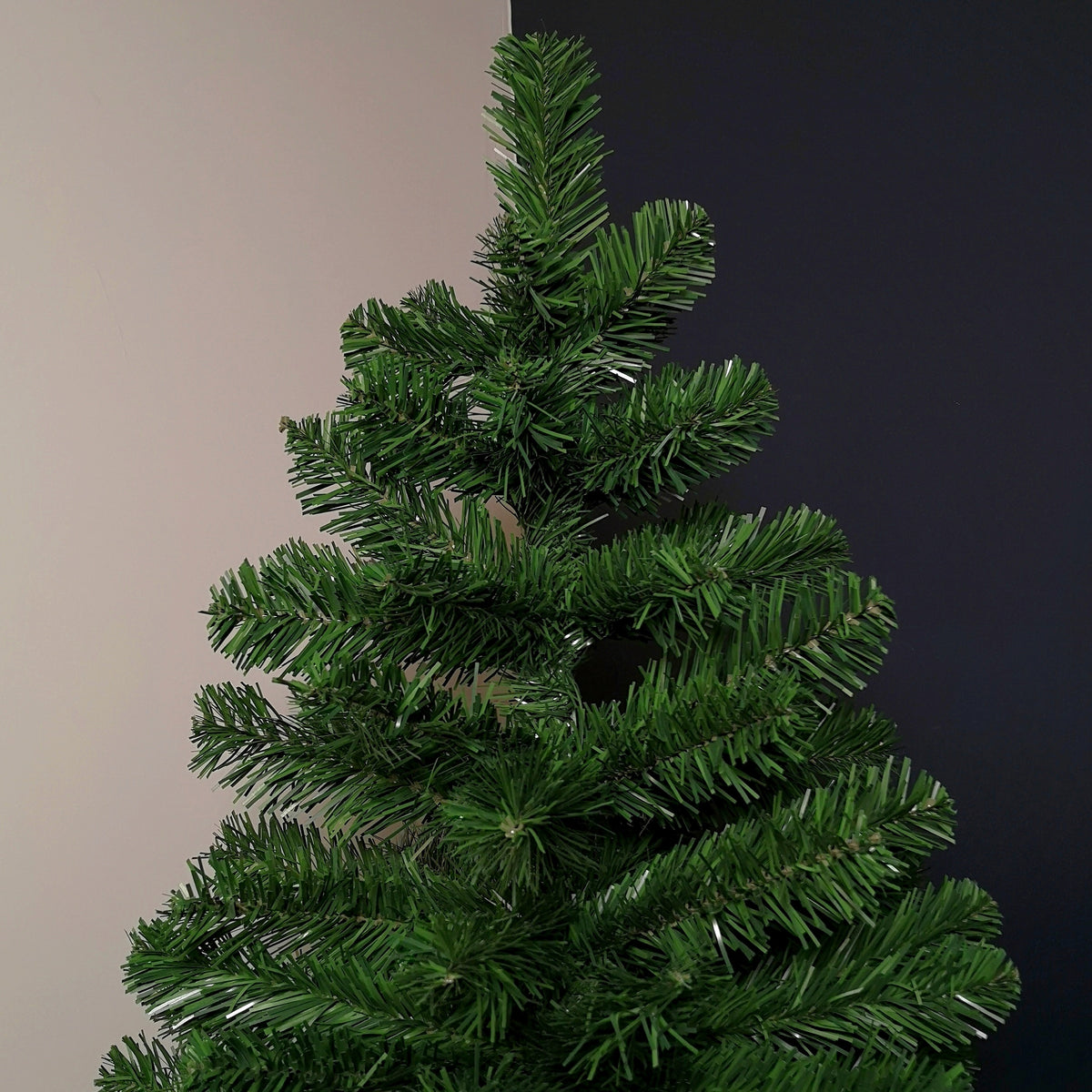 4ft (120cm) Imperial Pine Christmas Tree in Green with 220 tips 80cm Diameter
