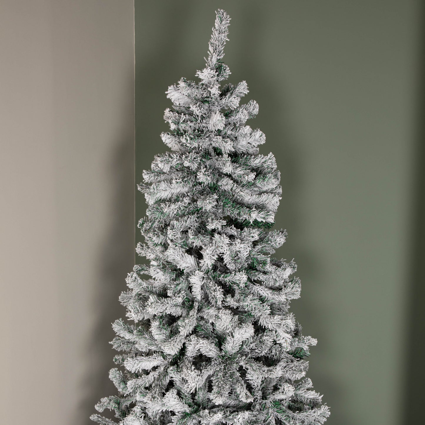 8ft (2.4m) Snow Flocked Artificial Christmas Tree with Green Metal Stand and 1017 Tips